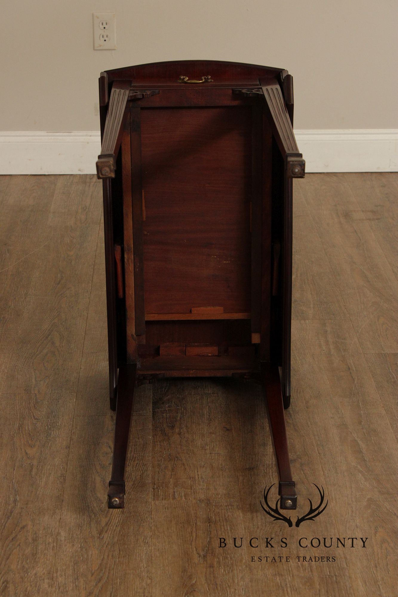 Ellwood Souder & Sons Collector's Group 1930's Mahogany Pembroke Table