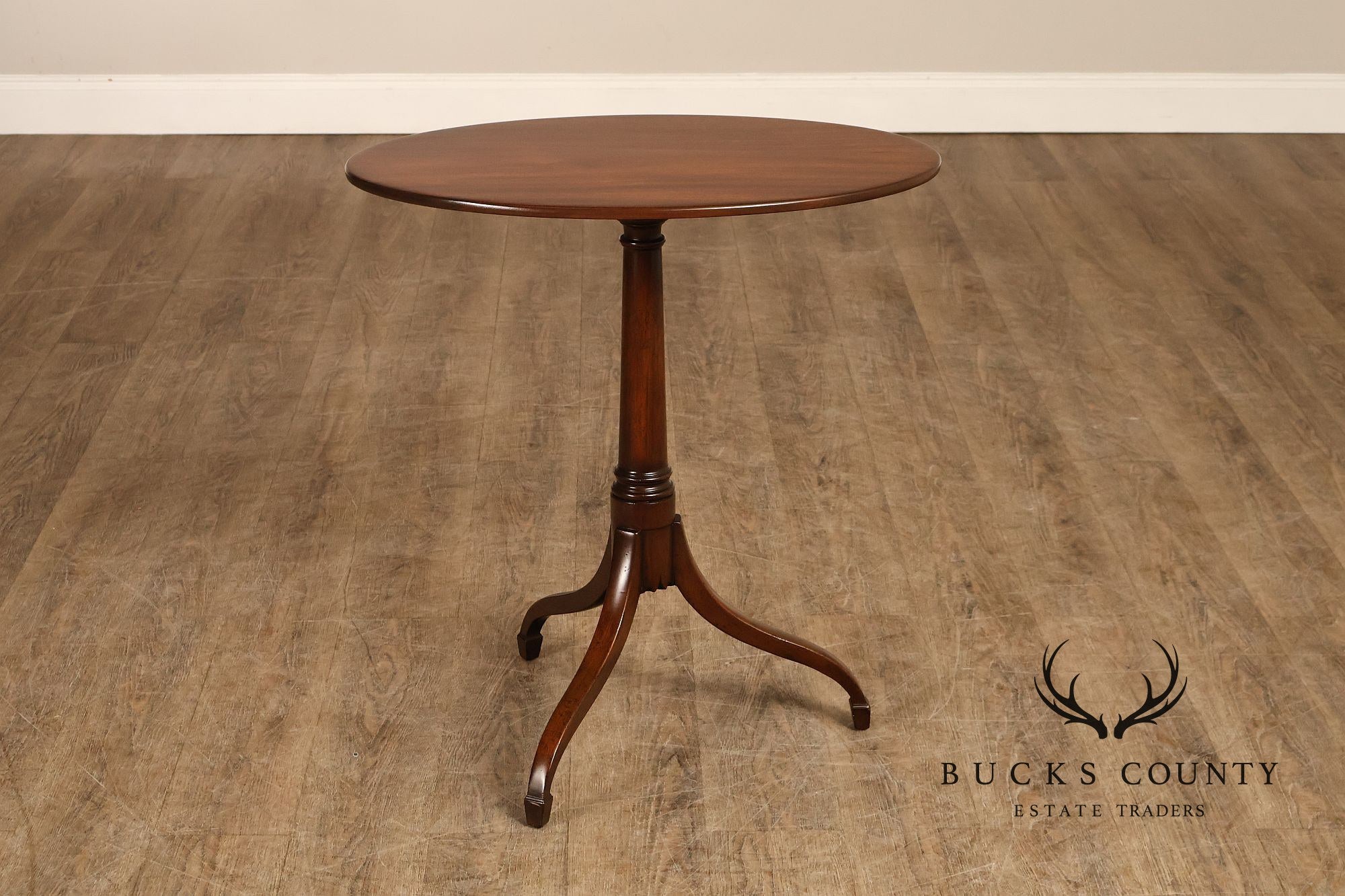 Kittinger Colonial Williamsburg Mahogany Oval Tilt Top Table