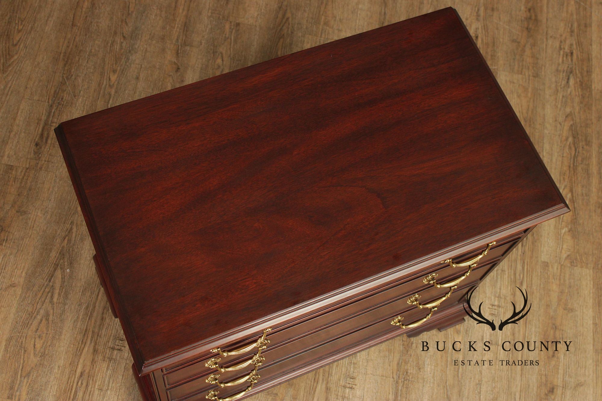 Henkel Harris Georgian Style Pair of Mahogany Nightstands