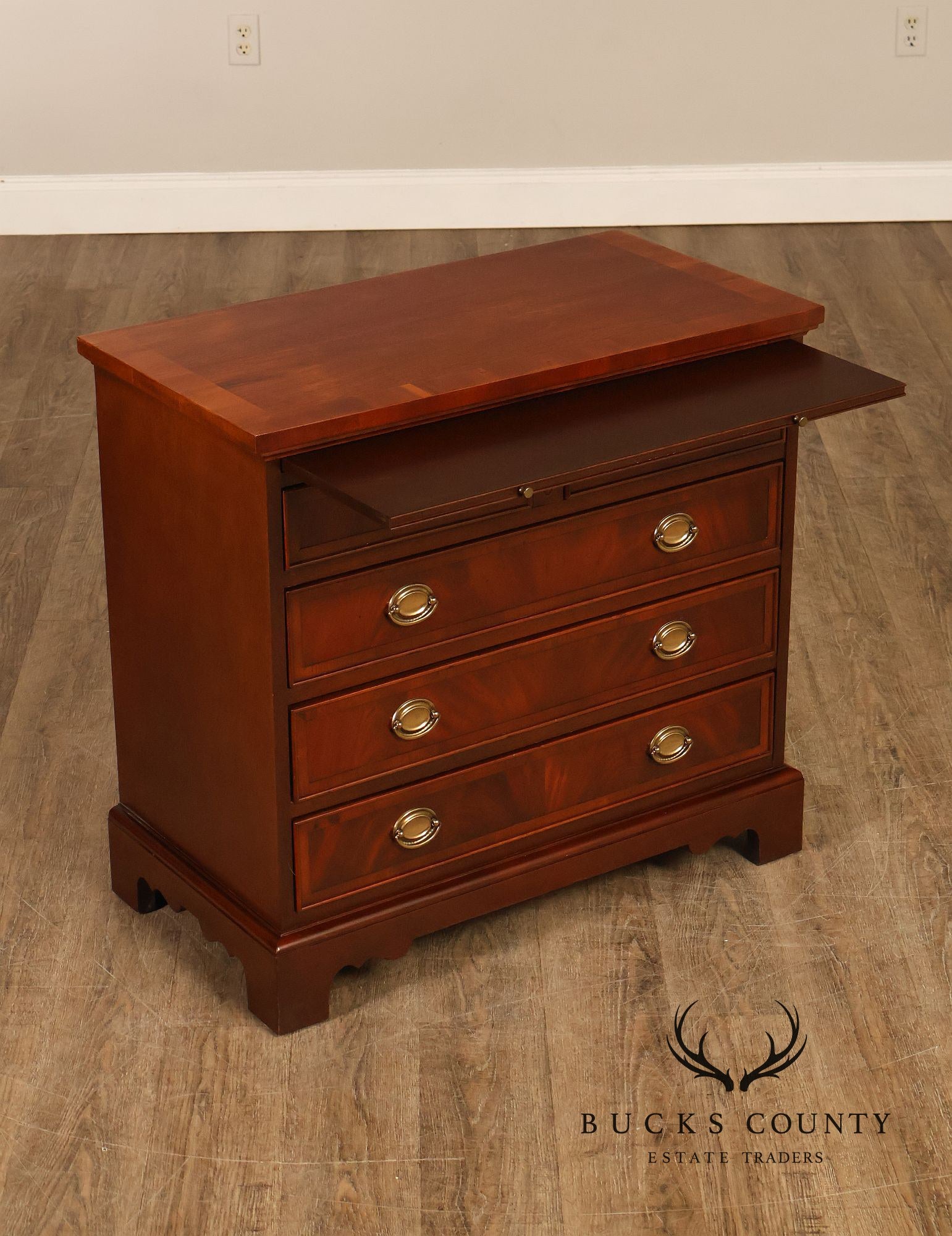 Hekman Copley Place Flame Mahogany Chest Of Drawers
