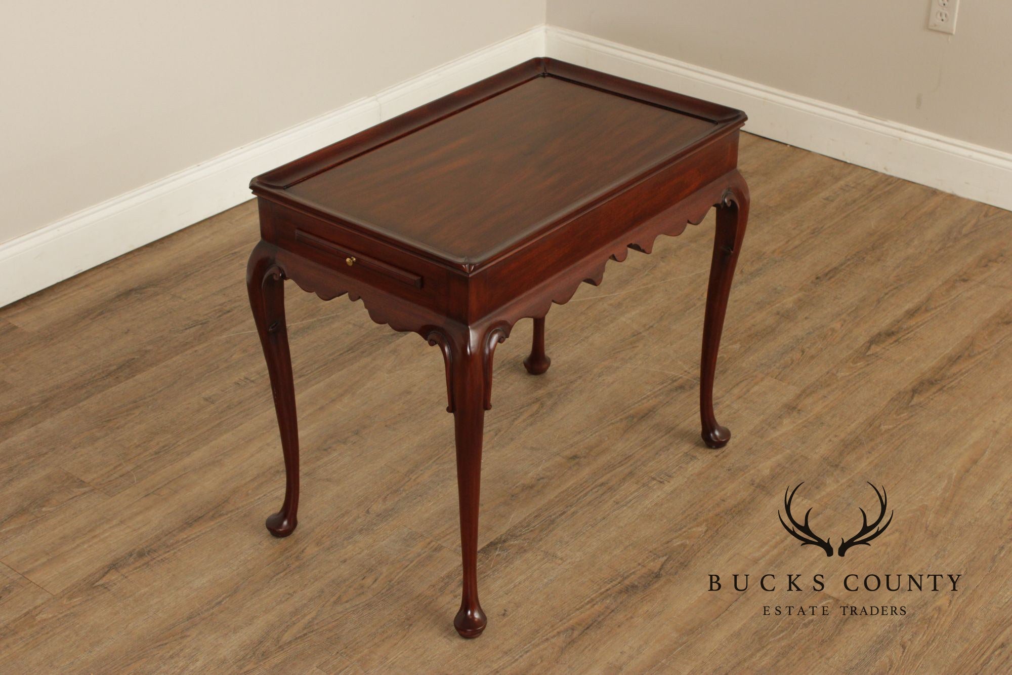 Henkel Harris Queen Anne Style Mahogany Tea Table