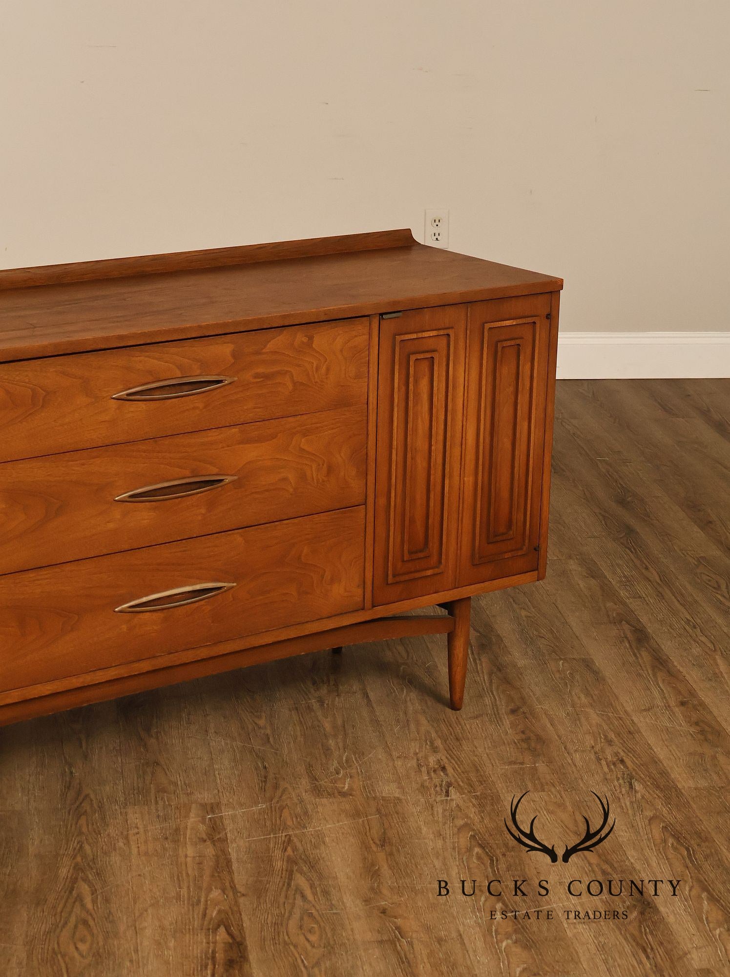 Broyhill 'Sculptra' Mid Century Modern Walnut Sideboard