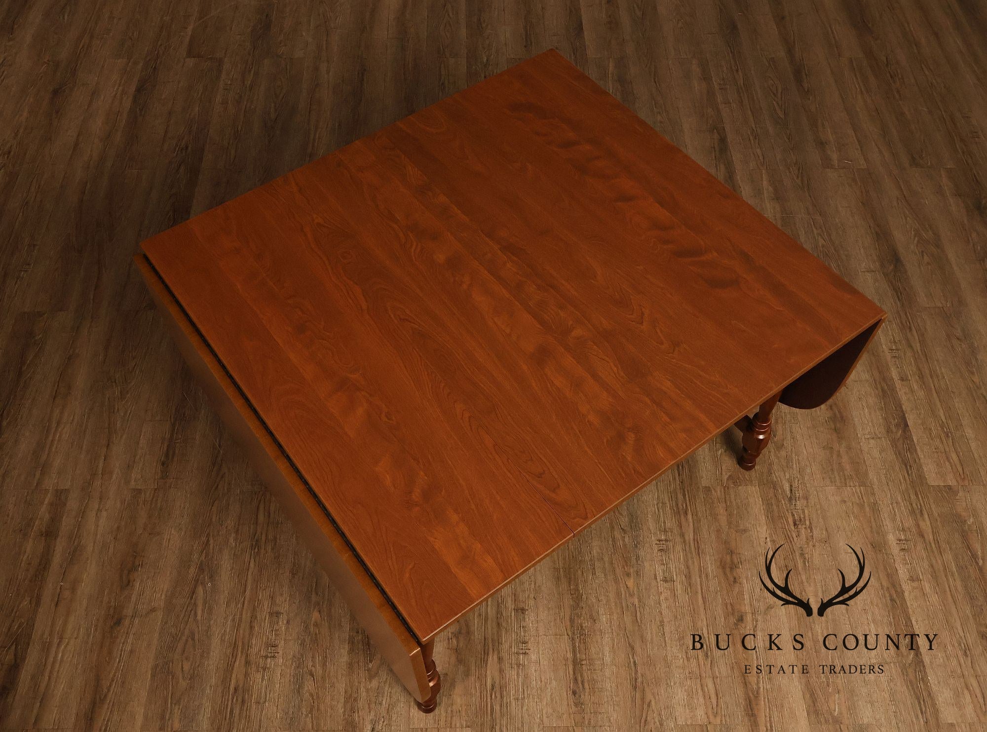 Traditional Maple Expandable Drop Leaf Gateleg Dining Table