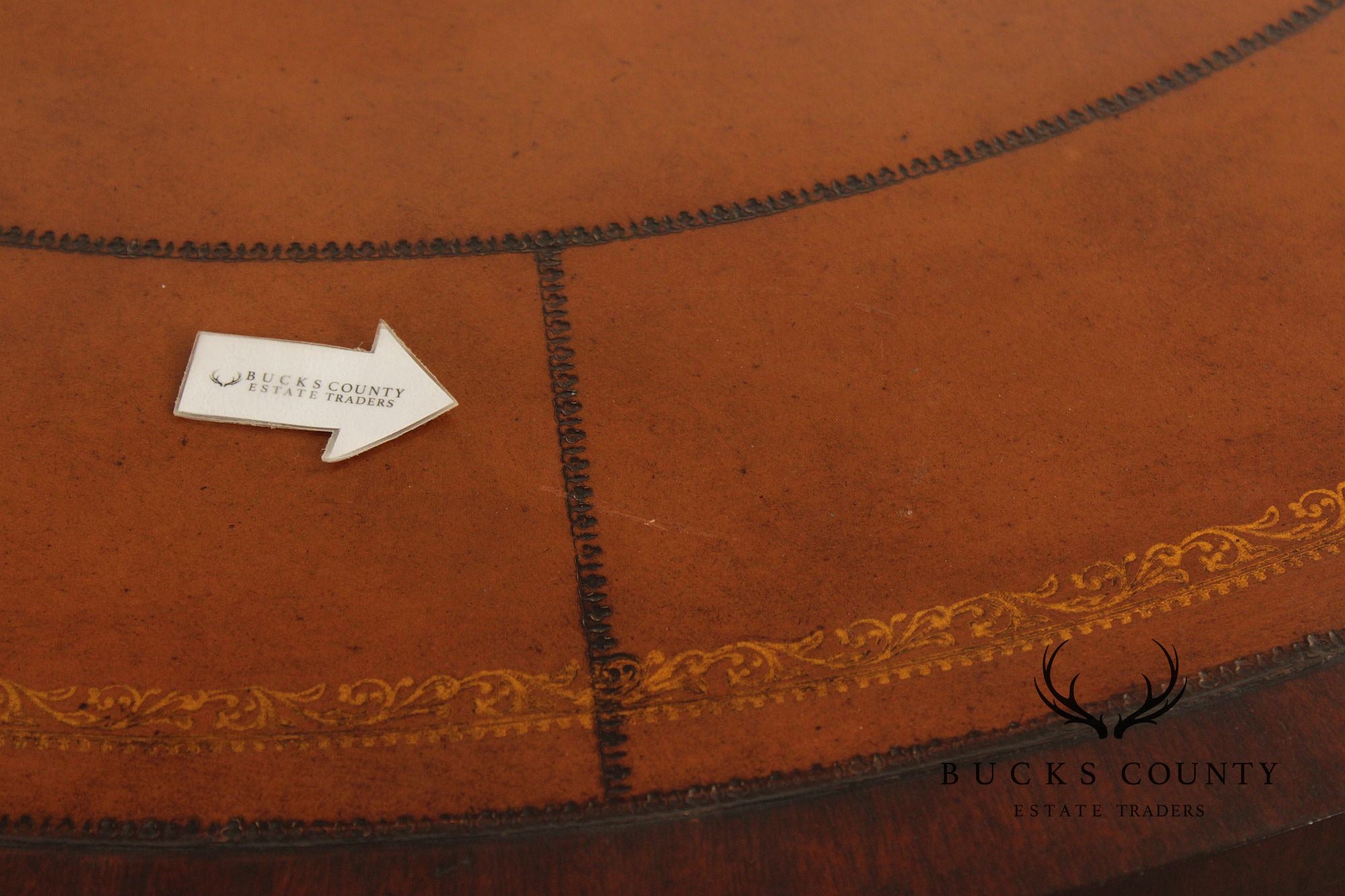 Ethan Allen Regency Style Round Leather Top Mahogany Rent Table