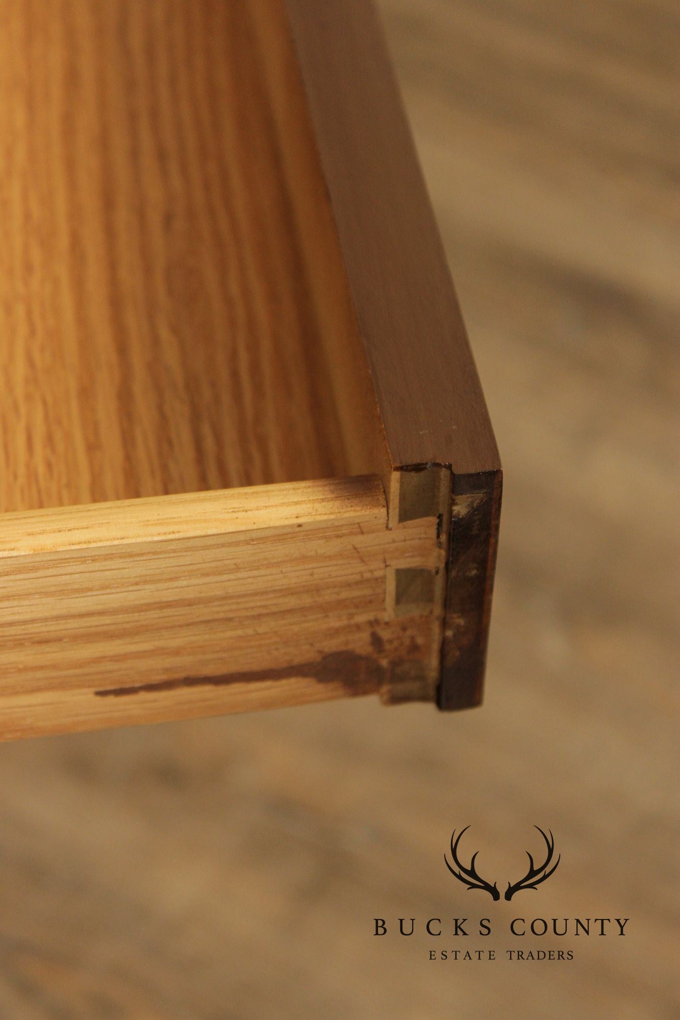 Thomasville Motif Mid Century Modern Walnut Pair Of One Drawer Nightstands