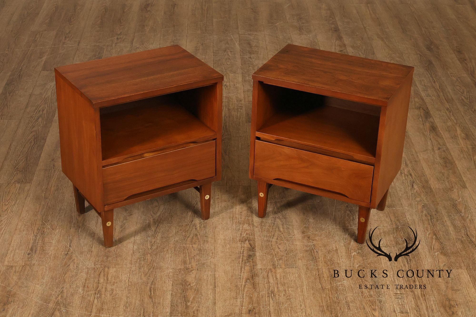 Stanley Furniture Mid Century Modern Pair of Walnut Nightstands