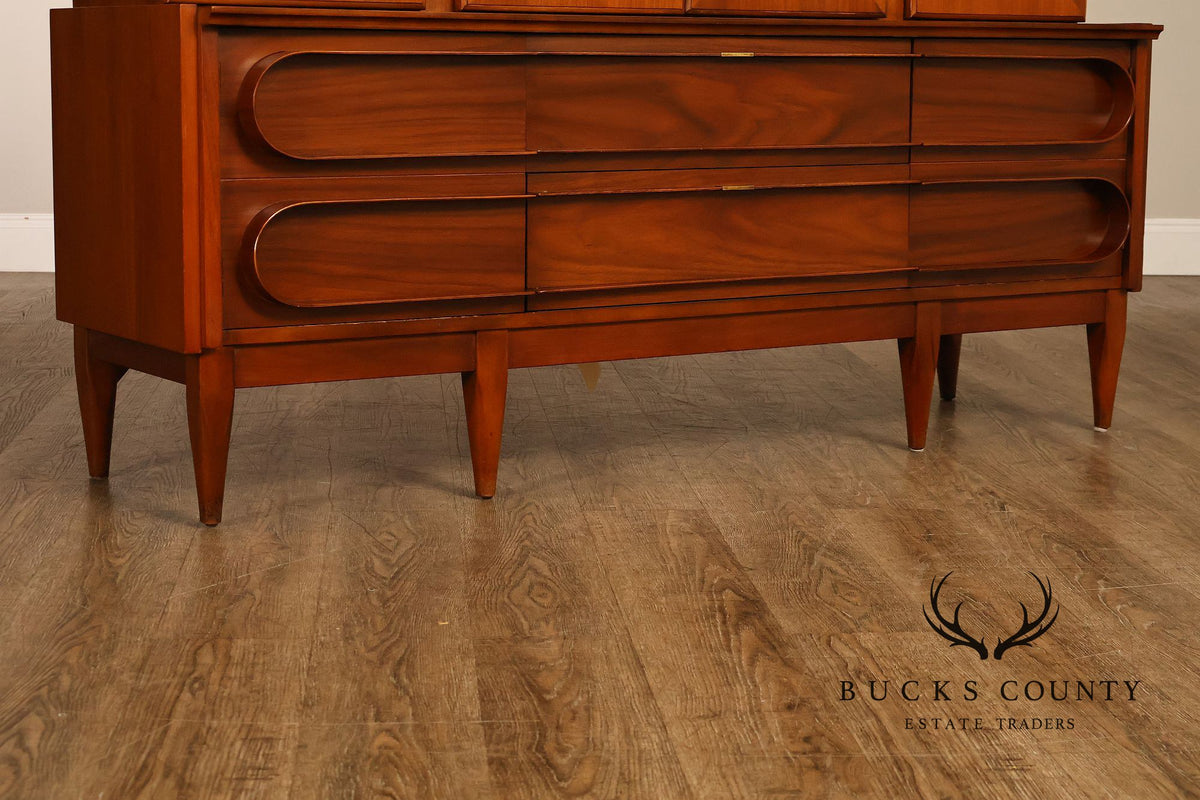 Pulaski Furniture Mid Century Modern Walnut Cathedral Door China Cabinet Sideboard