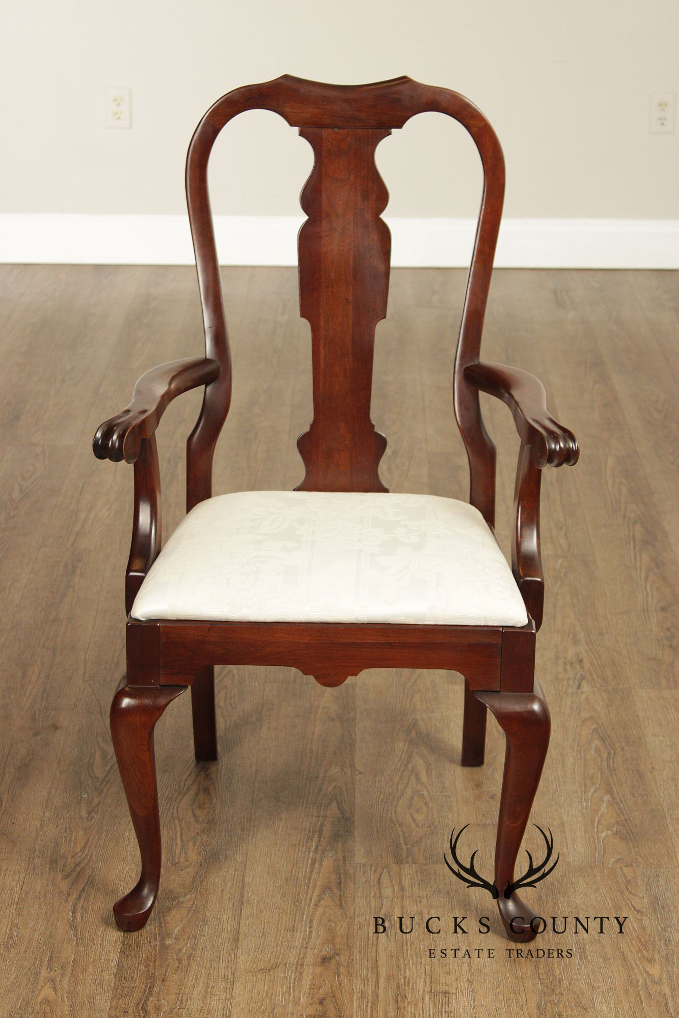 Pennsylvania House Queen Anne Style Set of Eight Cherry Dining Chairs