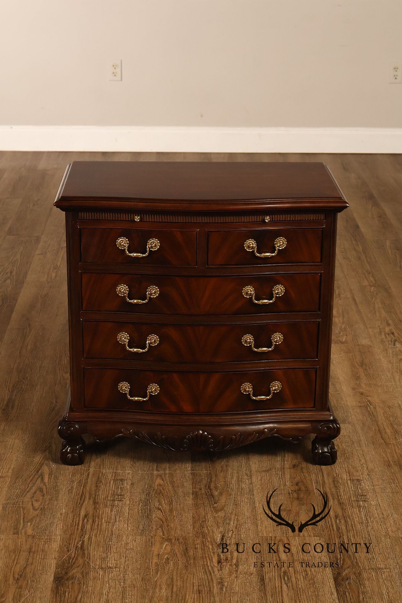 Drexel Heritage Heirlooms Collection Pair of Mahogany Bedside Chests Nightstands