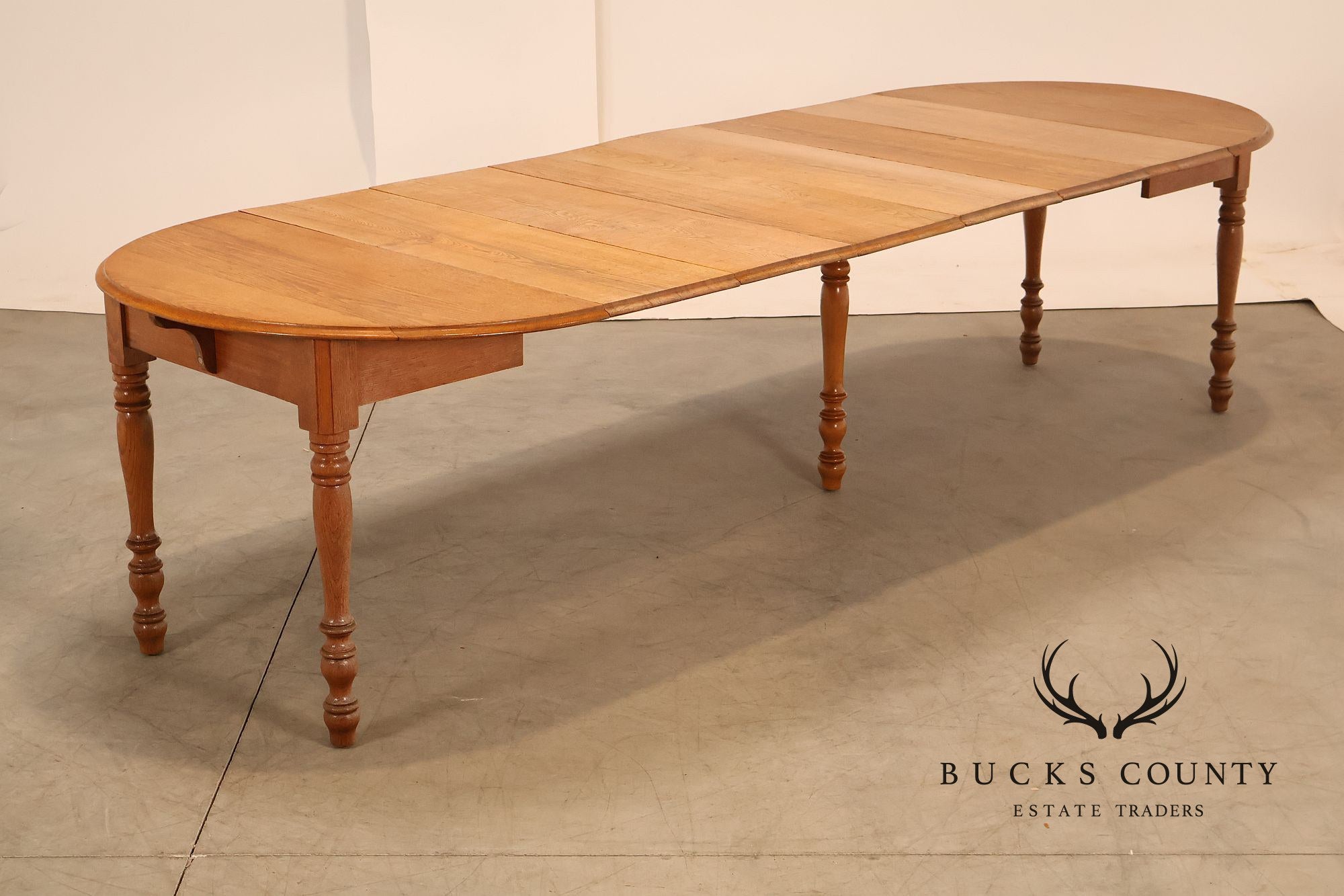 Antique Farmhouse Style Round Oak Extendable Dining Table