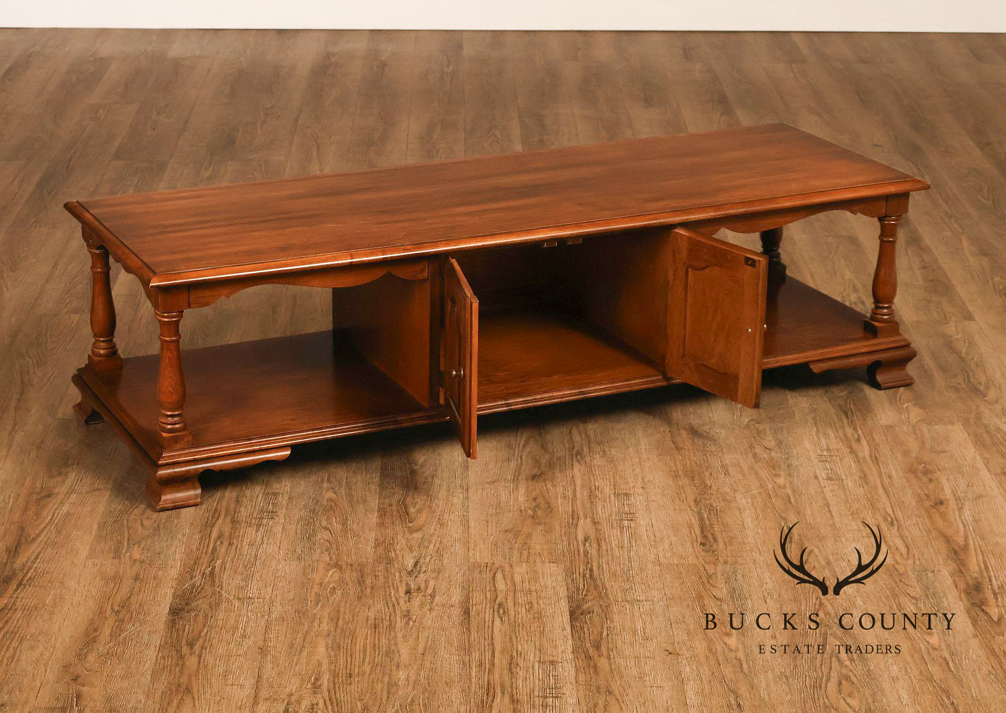 Pennsylvania House Traditional Style Vintage Maple Long Coffee Table With Cabinet Storage