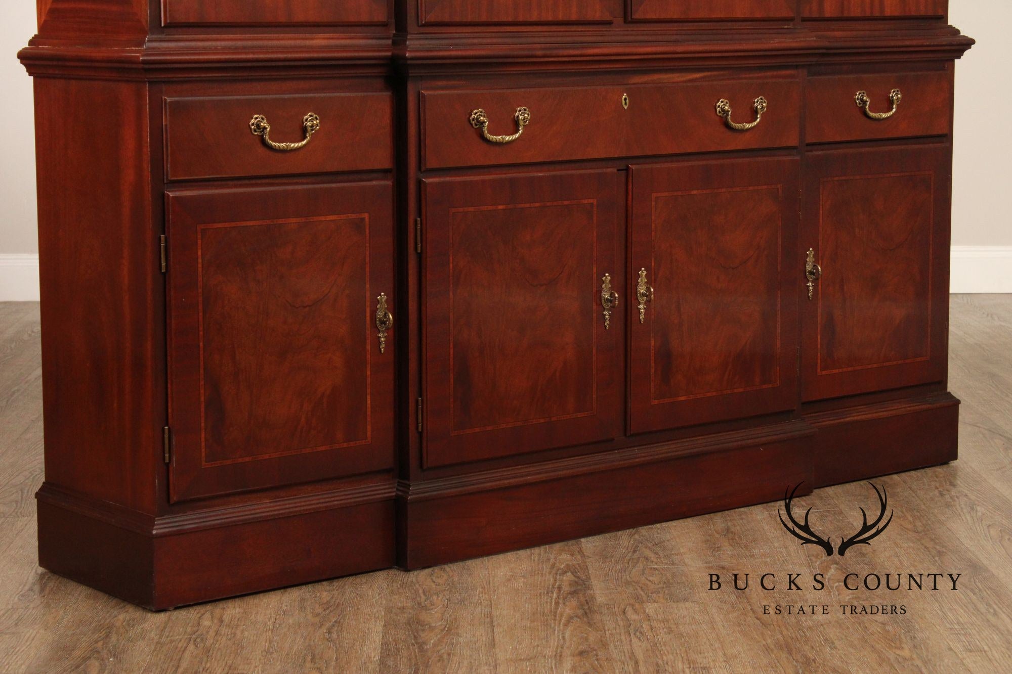 Ethan Allen '18th Century Mahogany' Breakfront Bookcase