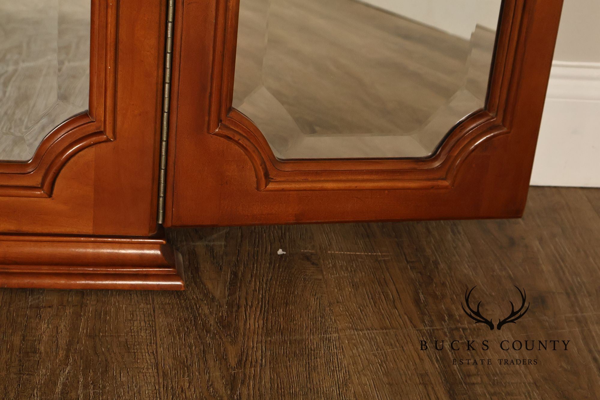 Century Furniture Traditional Tri Fold Mirror