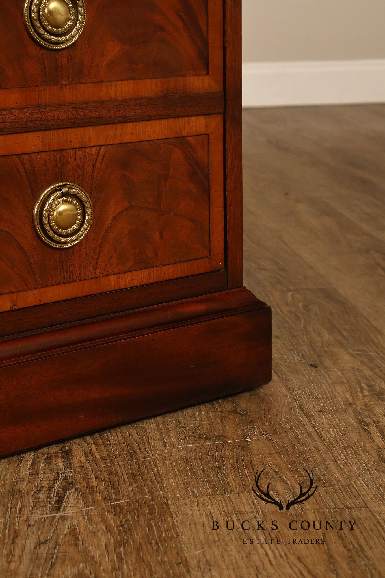 Hekman Traditional Mahogany Inlaid Seven Drawer Executive Desk