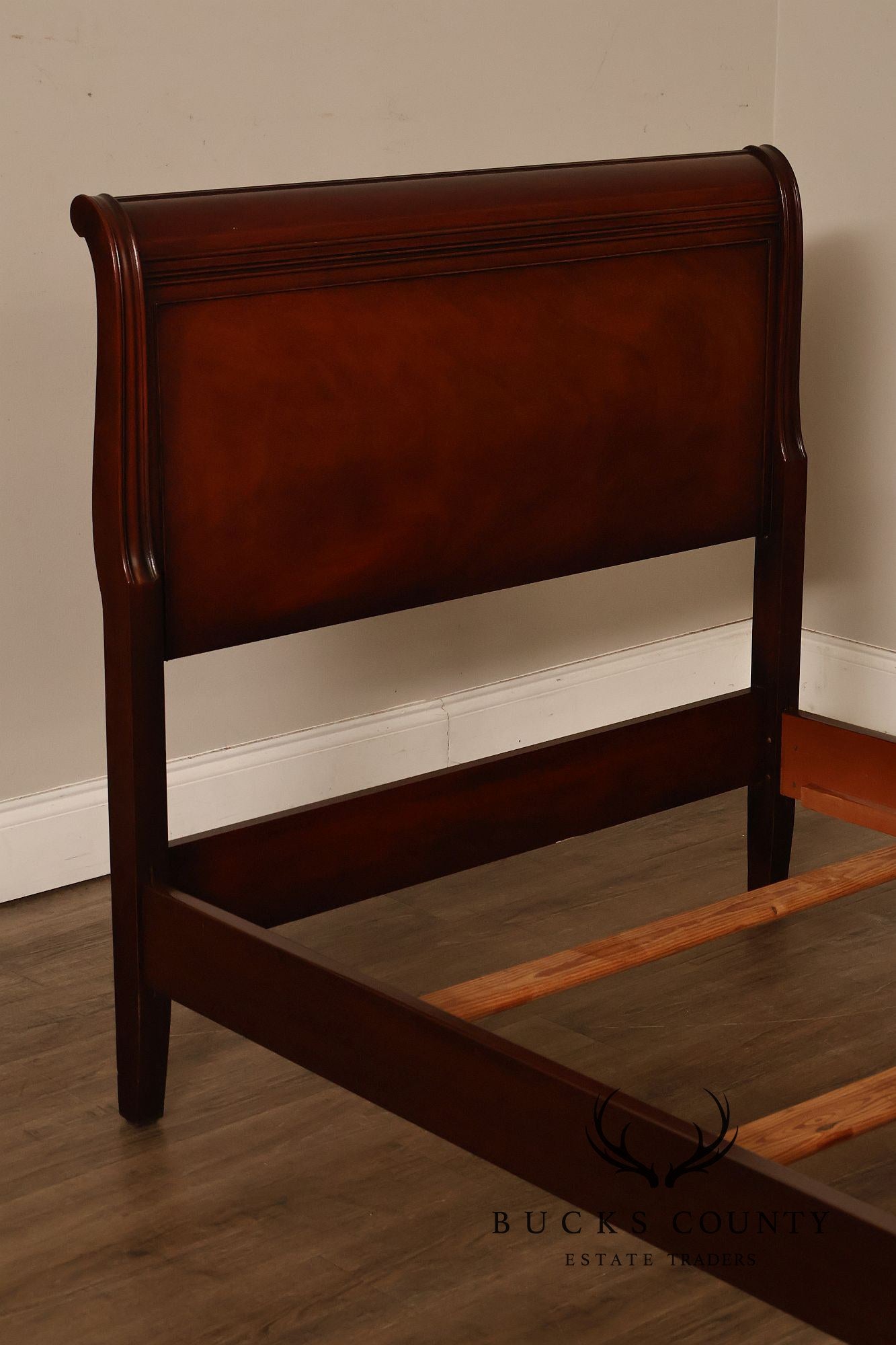 1940's Vintage Mahogany Traditional Pair Of Twin Sleigh Beds