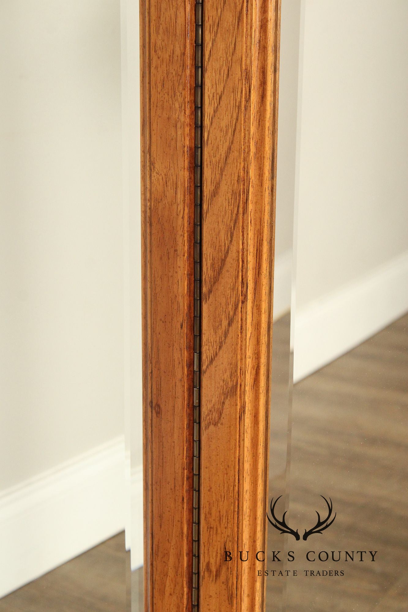 Thomasville 'Camille' French Provincial Style Tri-Fold Dresser Mirror