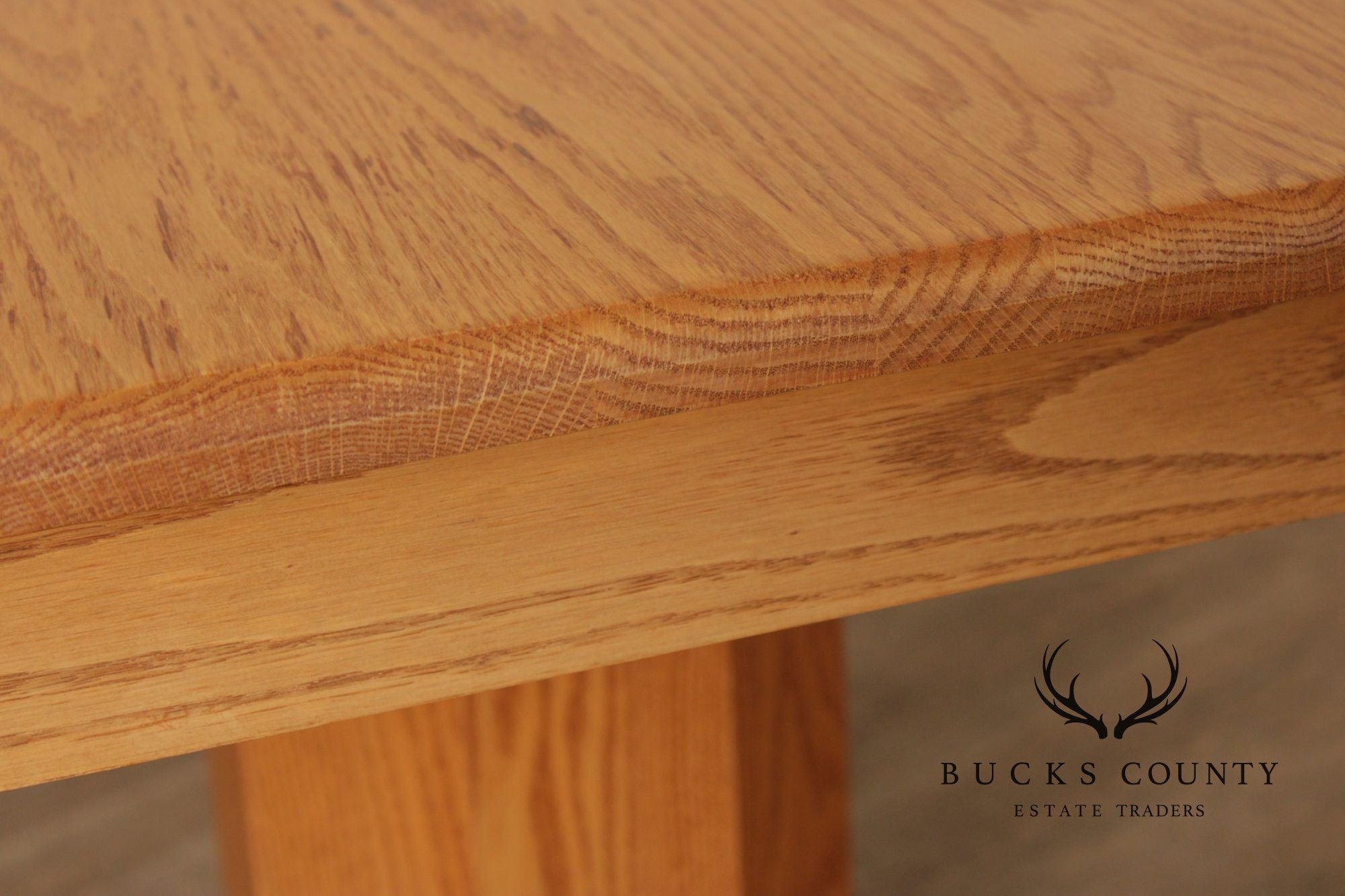Solid Oak Round Expandable Pedestal Dining Table