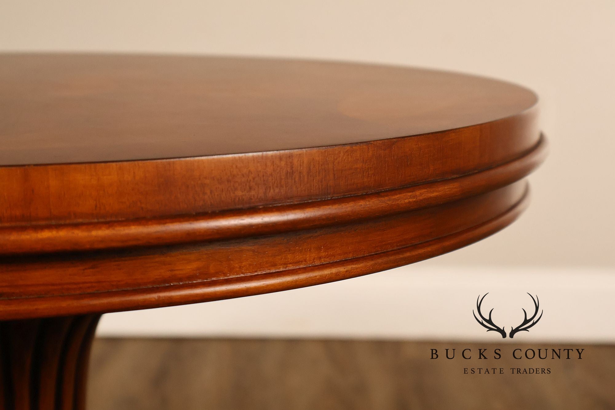 Ethan Allen Round Pineapple Pedestal Side Table