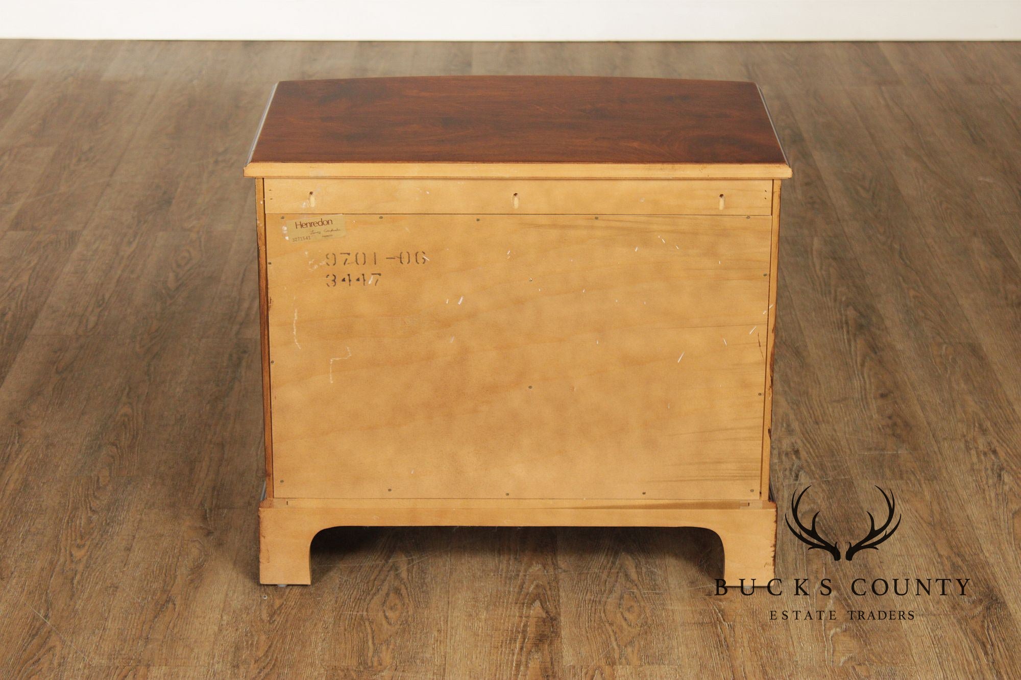 Henredon Aston Court Pair Of Mahogany Nightstands