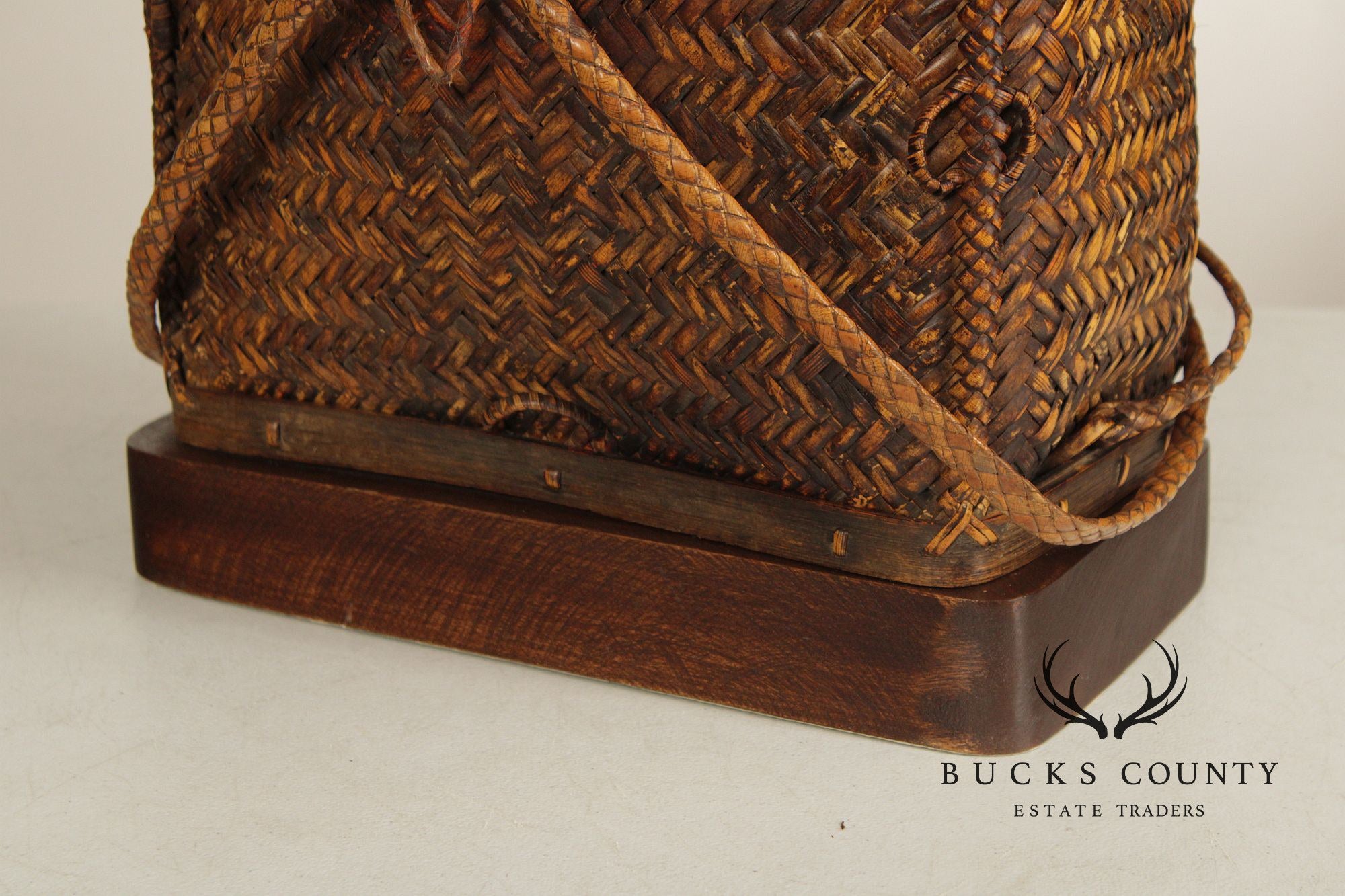 Asian Vintage Woven Wicker Basket Table Lamp