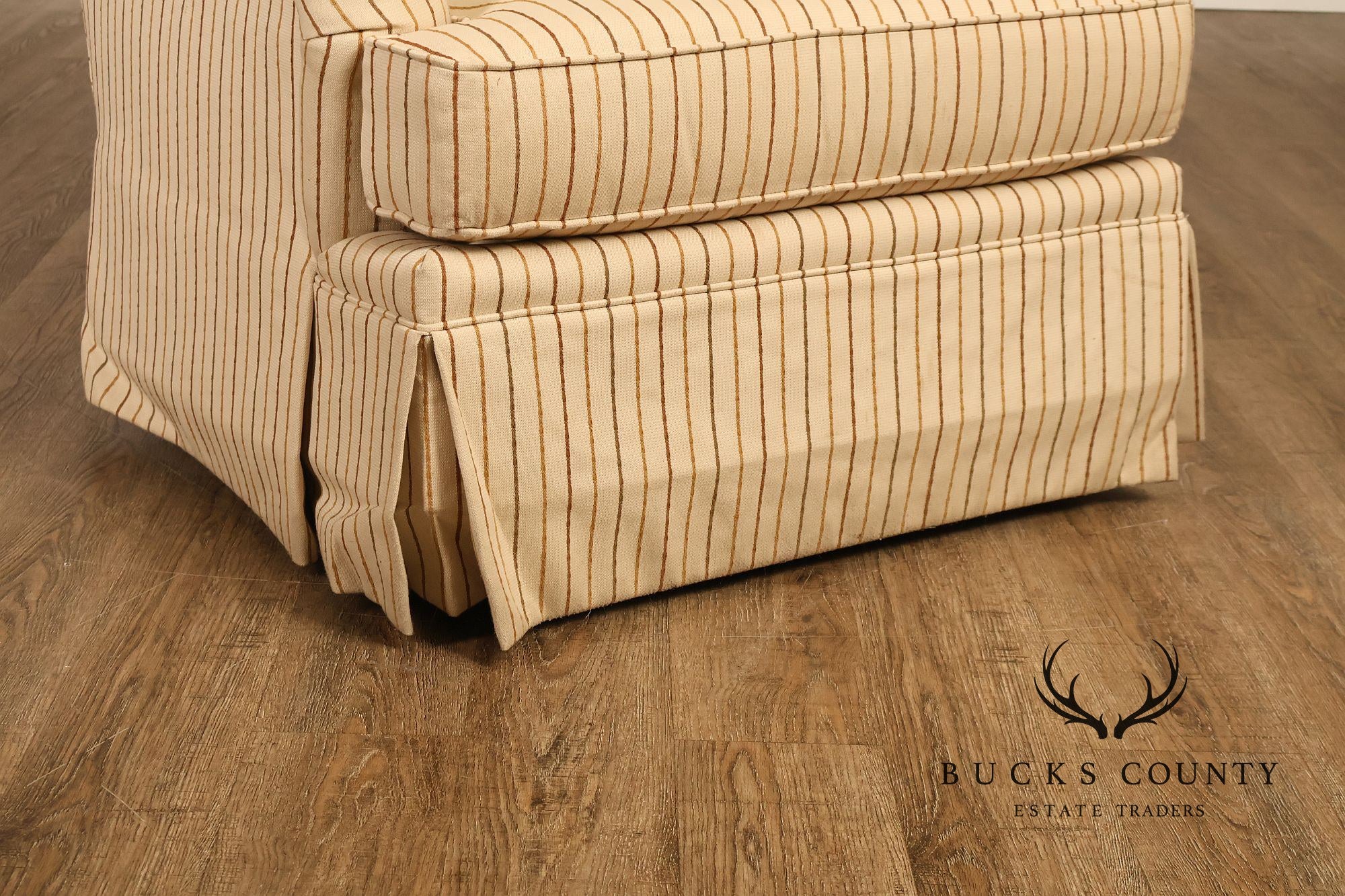 Harden Traditional Pair of Swivel Club Chairs