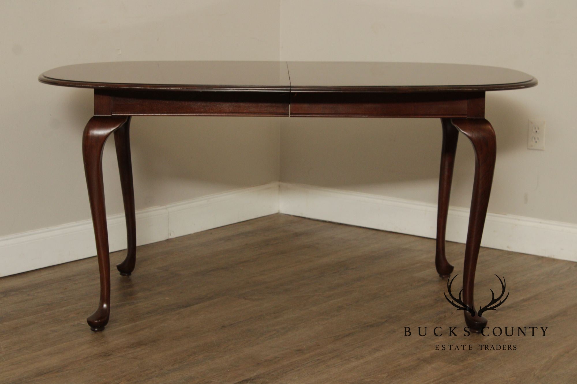 Ethan Allen Georgian Court Cherry Expandable Dining Table