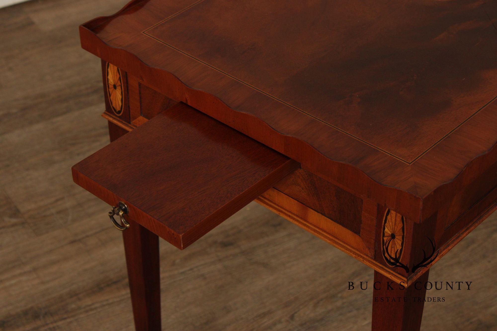 Hekman Federal Style Inlaid Mahogany And Yew Wood Side Table