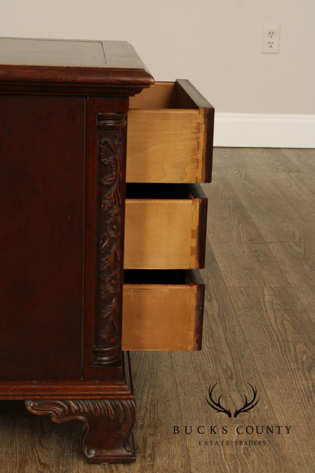 Hekman Georgian Style Leather Top Burlwood Side Table