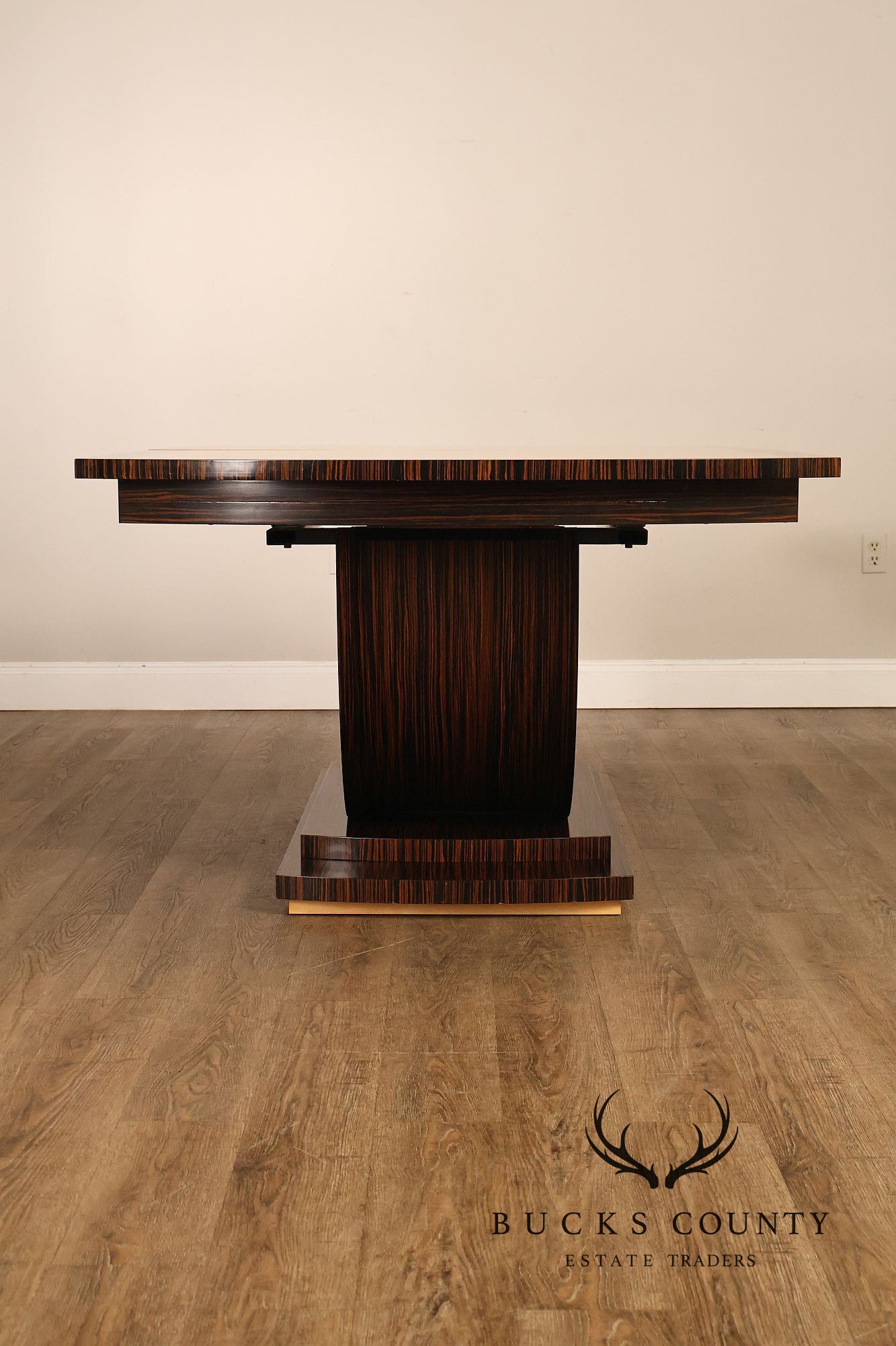 Giorgio Collection Natural Wood Pedestal Dinning Table and 8 Chairs