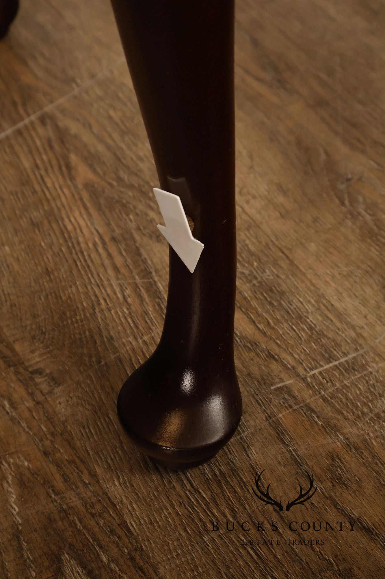 Henkel Harris Virginia Galleries Queen Anne Style Pair Of Mahogany One Drawer Nightstands