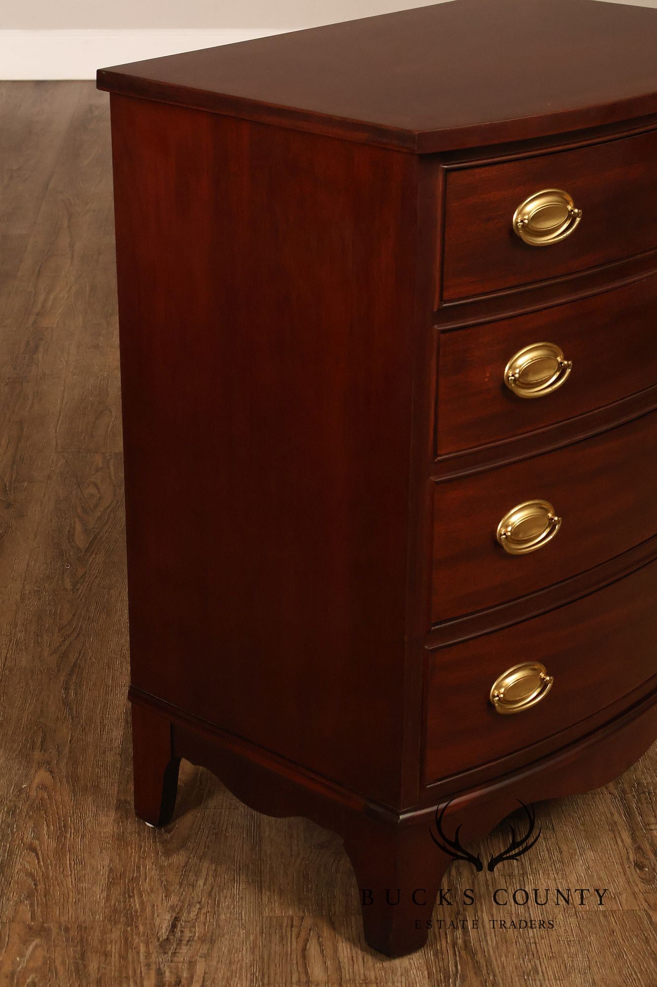 Thomasville Hepplewhite Style Pair Of Mahogany Bow Front Chest Nightstands