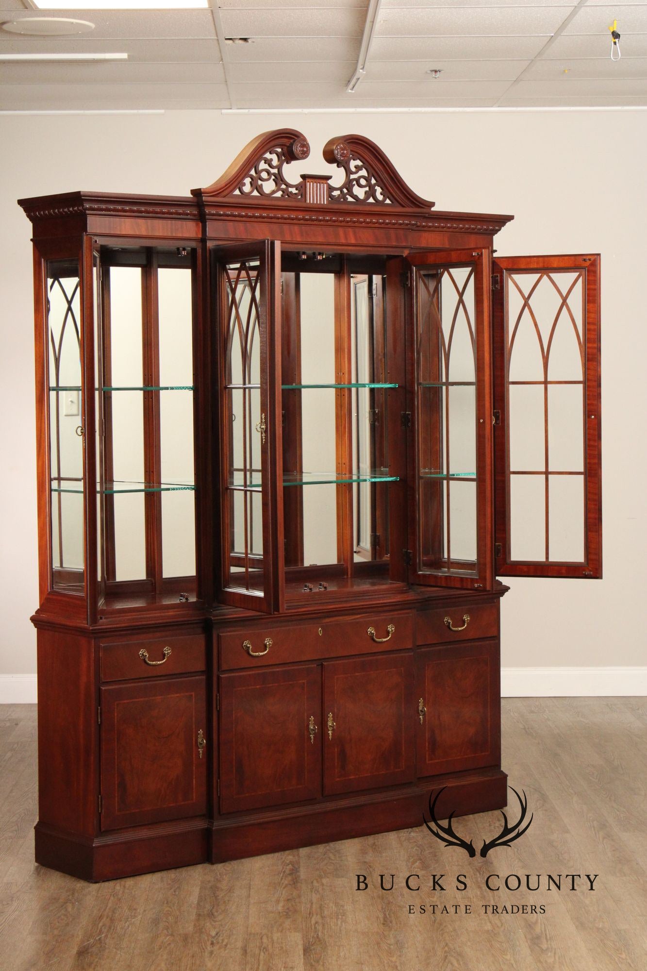Ethan Allen '18th Century Mahogany' Breakfront Bookcase