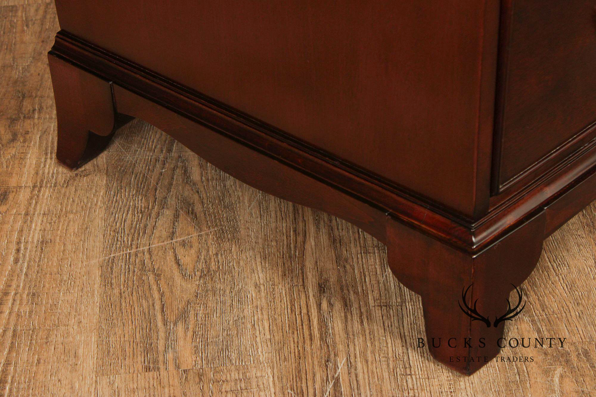 Lauren Ralph Lauren Mahogany Hepplewhite Style Bow Front 9 Drawer Dresser