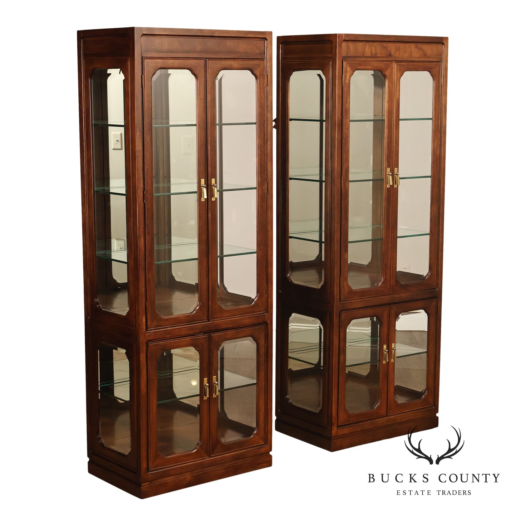 Thomasville Traditional Style Pair Lighted Curio Display Cabinets