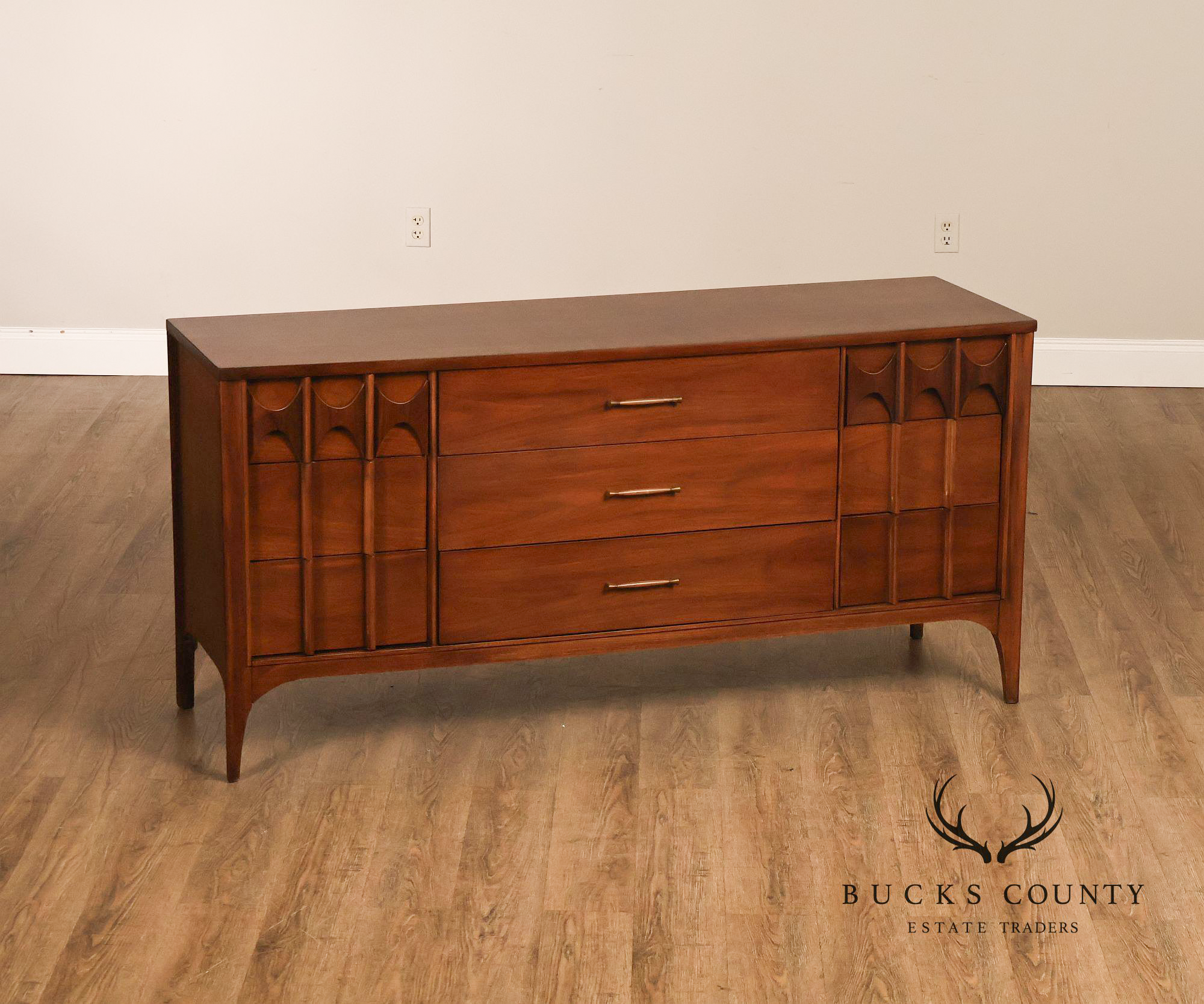 Kent Coffey Perspecta Mid Century Modern Walnut 9 Drawer Dresser