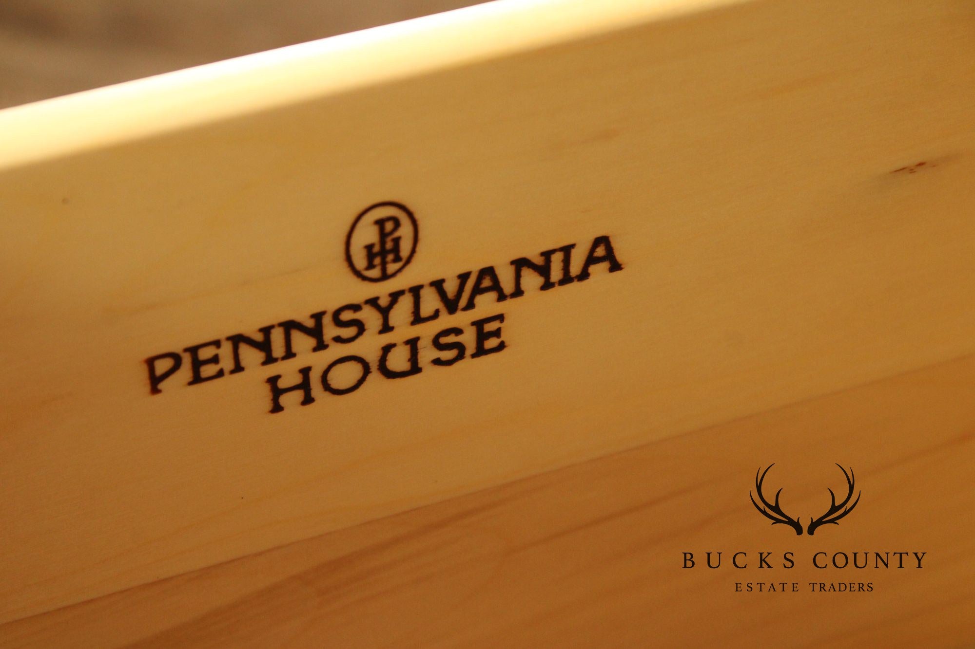 Pennsylvania House Queen Anne Style Cherry Sideboard