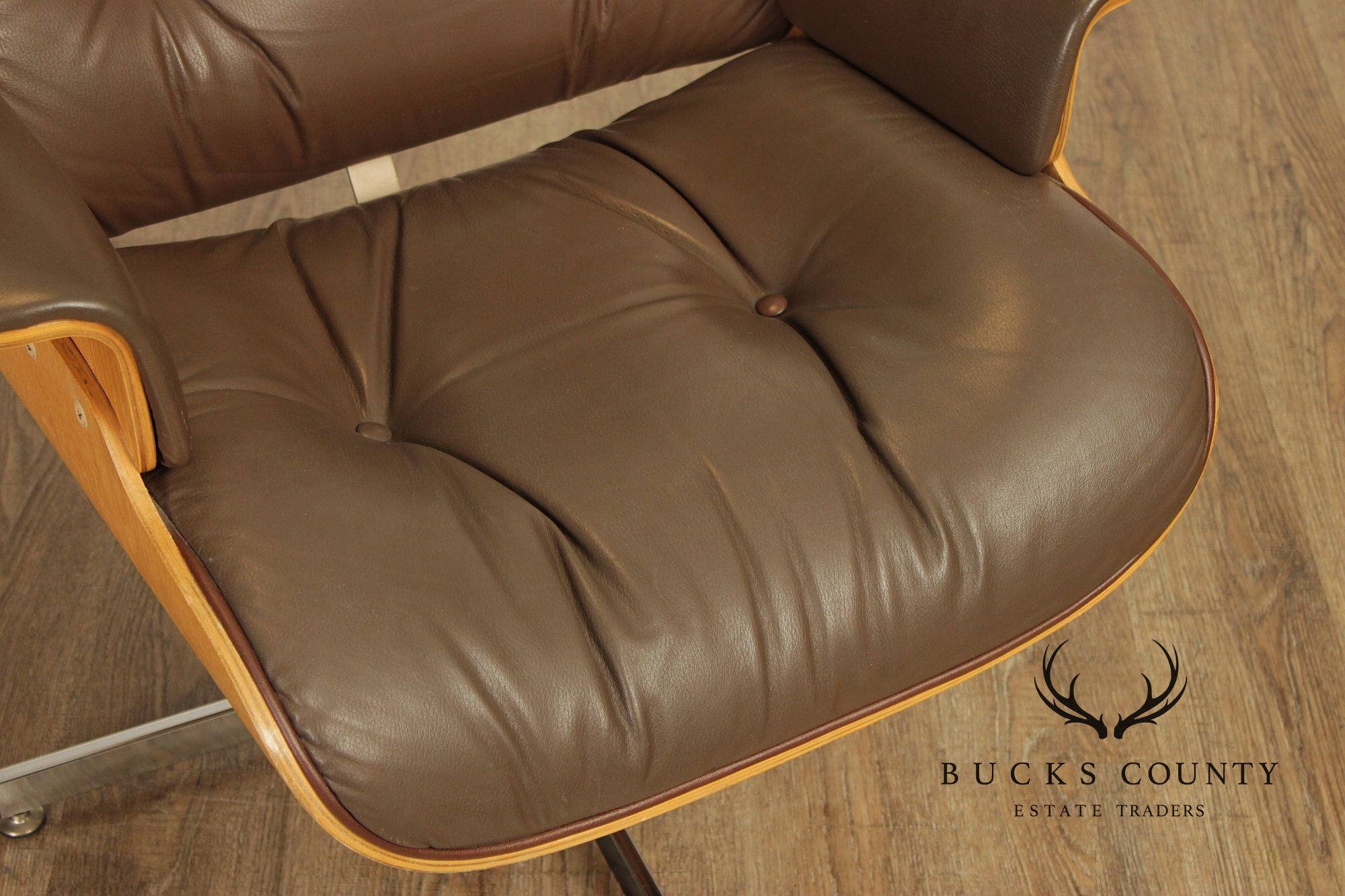Eames Style Leather Swivel Chair with Ottoman