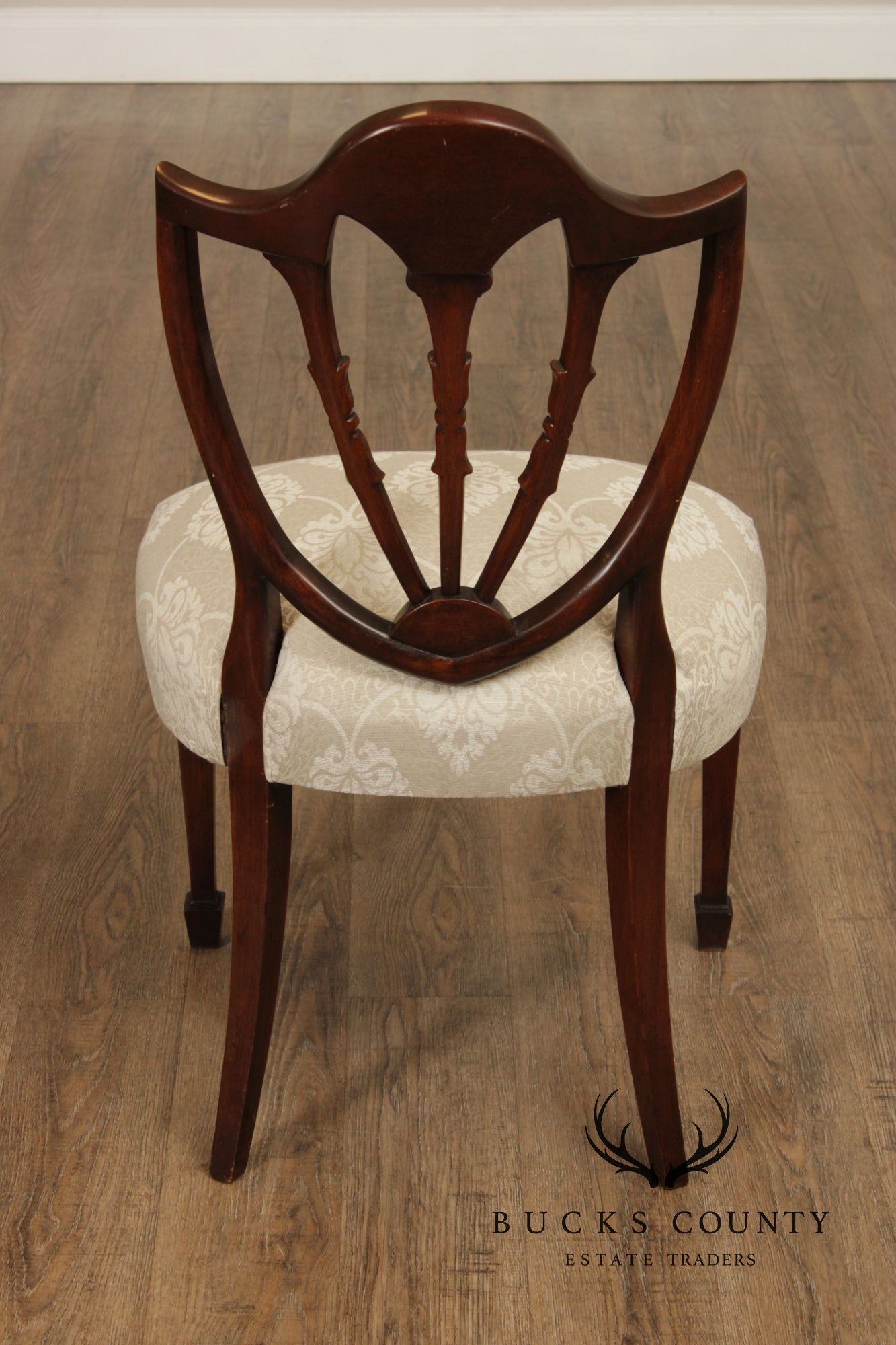 Hepplewhite Style Custom Quality Set Of Eight Carved Shield Back Dining Chairs