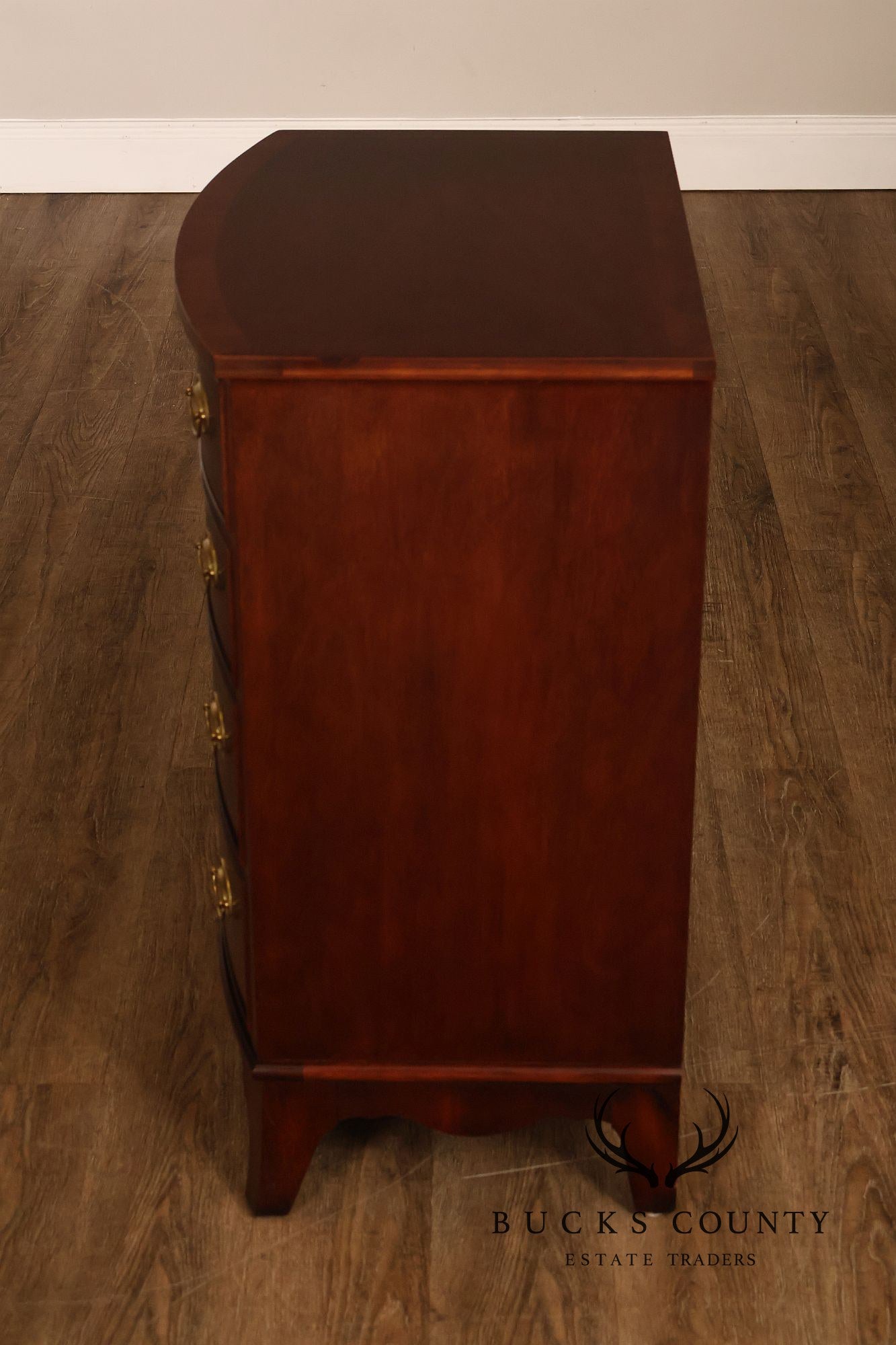 Thomasville Hepplewhite Style Pair Of Mahogany Bow Front Chest Nightstands