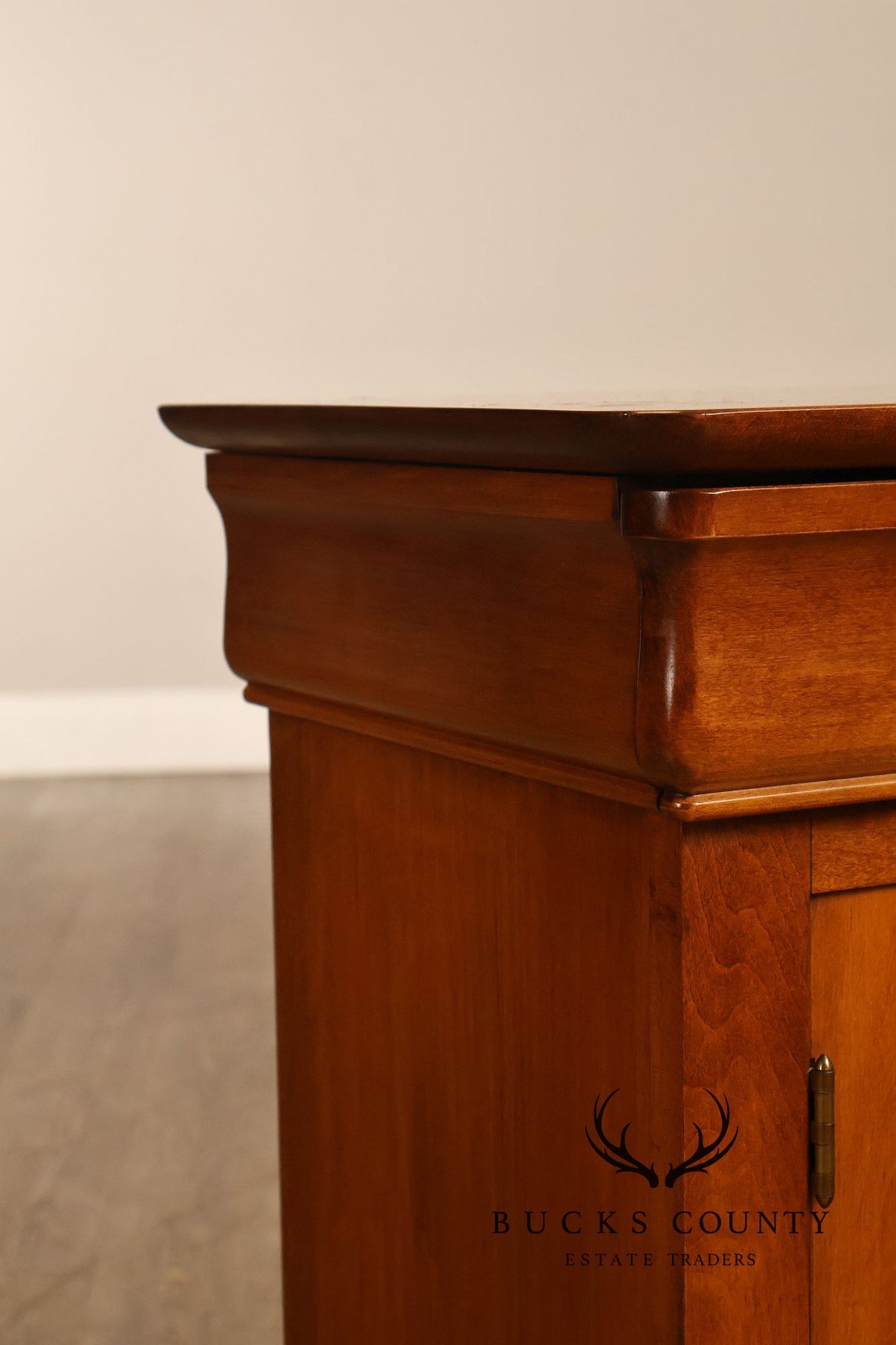 HPL Shermag Louis Philippe Style Pair of Cabinet Nightstands