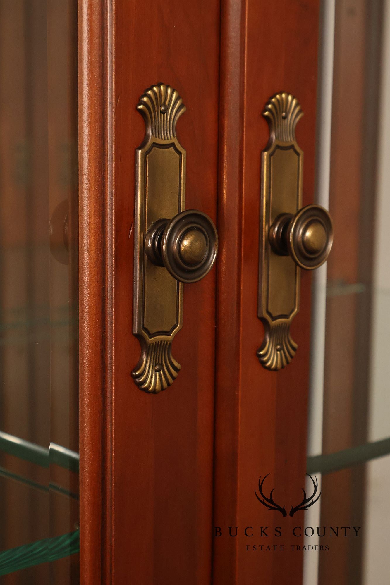 Ethan Allen Medallion Collection Cherry Lighted China Cabinet