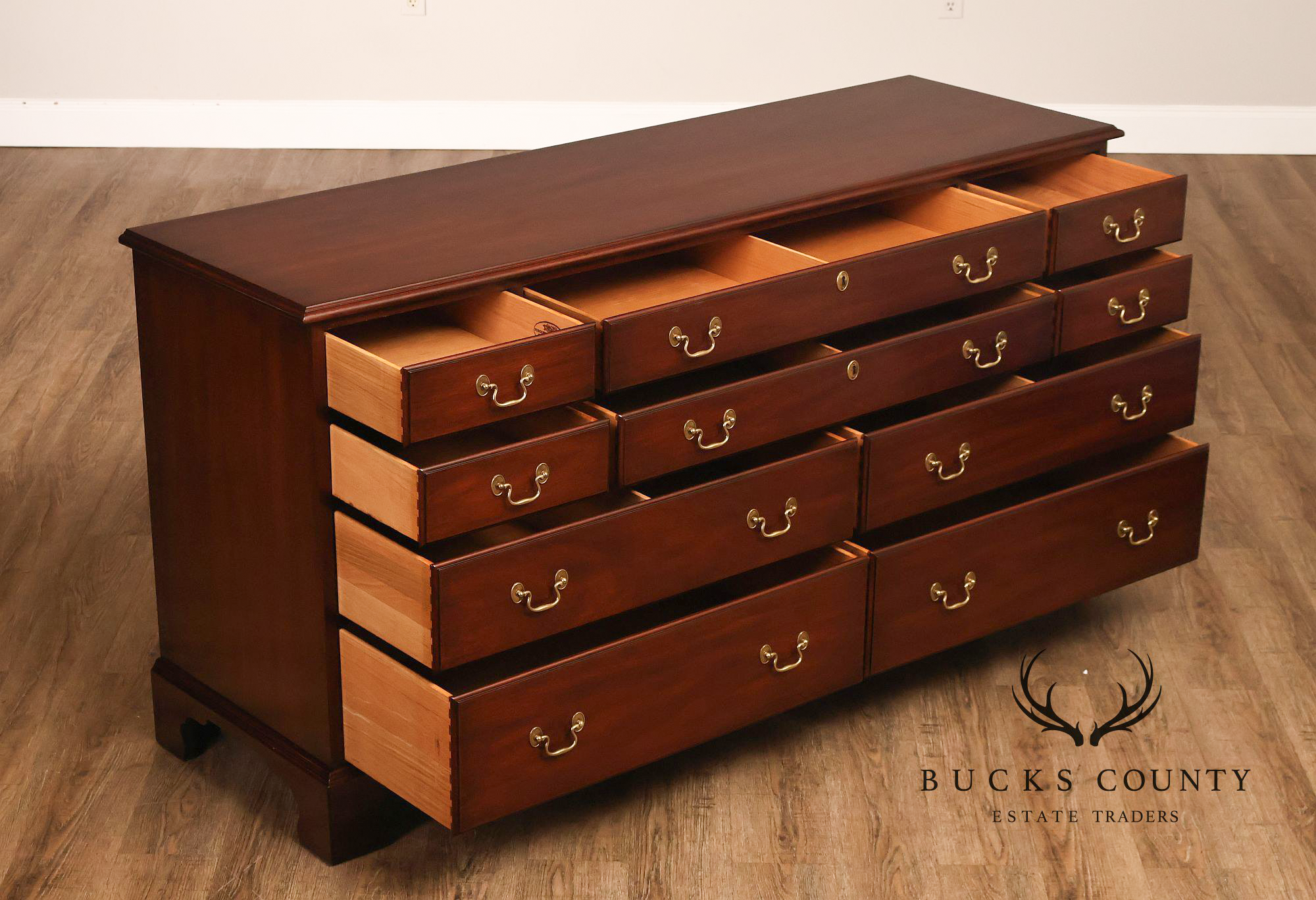 Henkel Harris Chippendale Style Mahogany Ten Drawer Bedroom Dresser