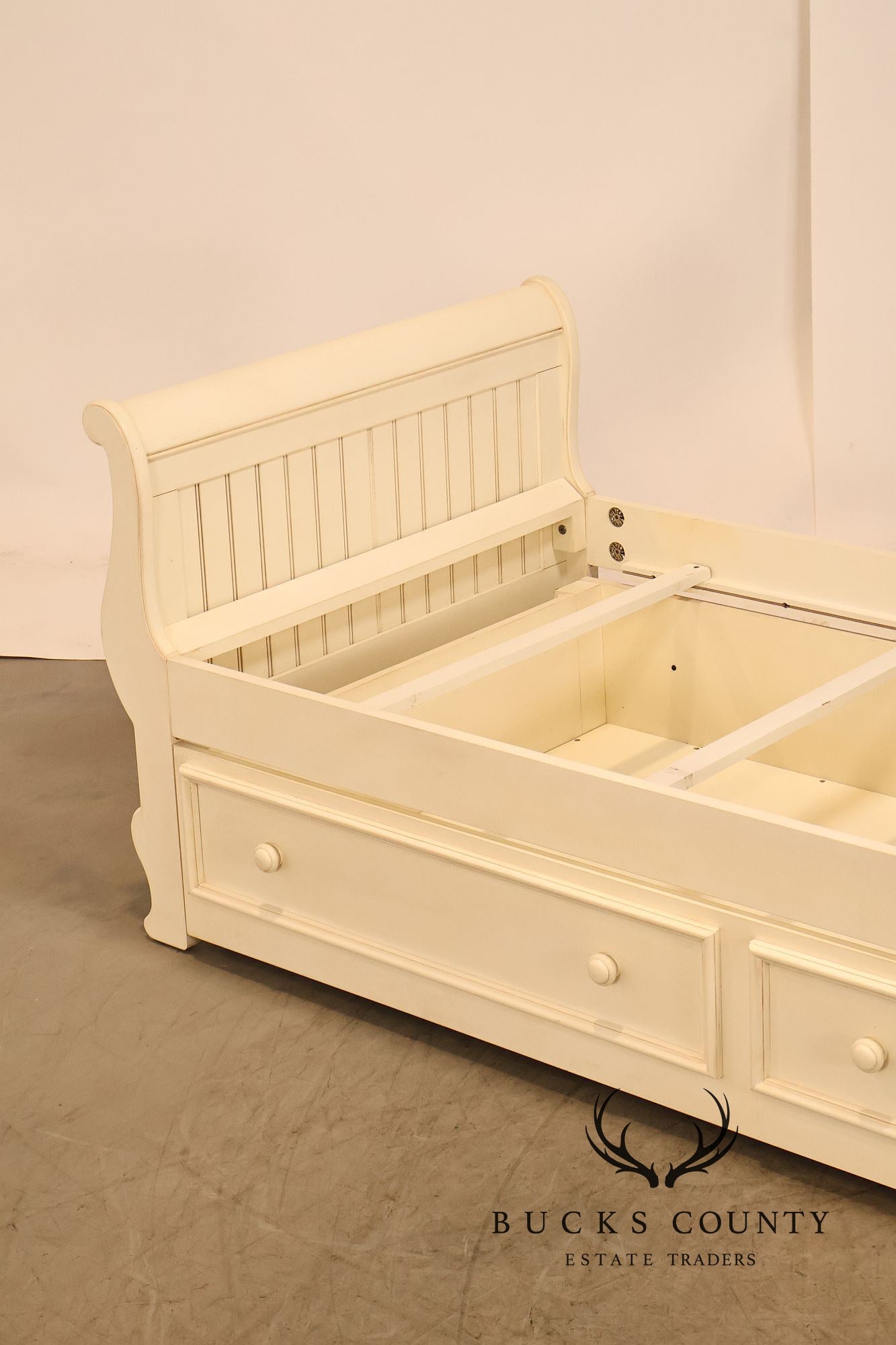 Ethan Allen Painted Beadboard Trundle Daybed