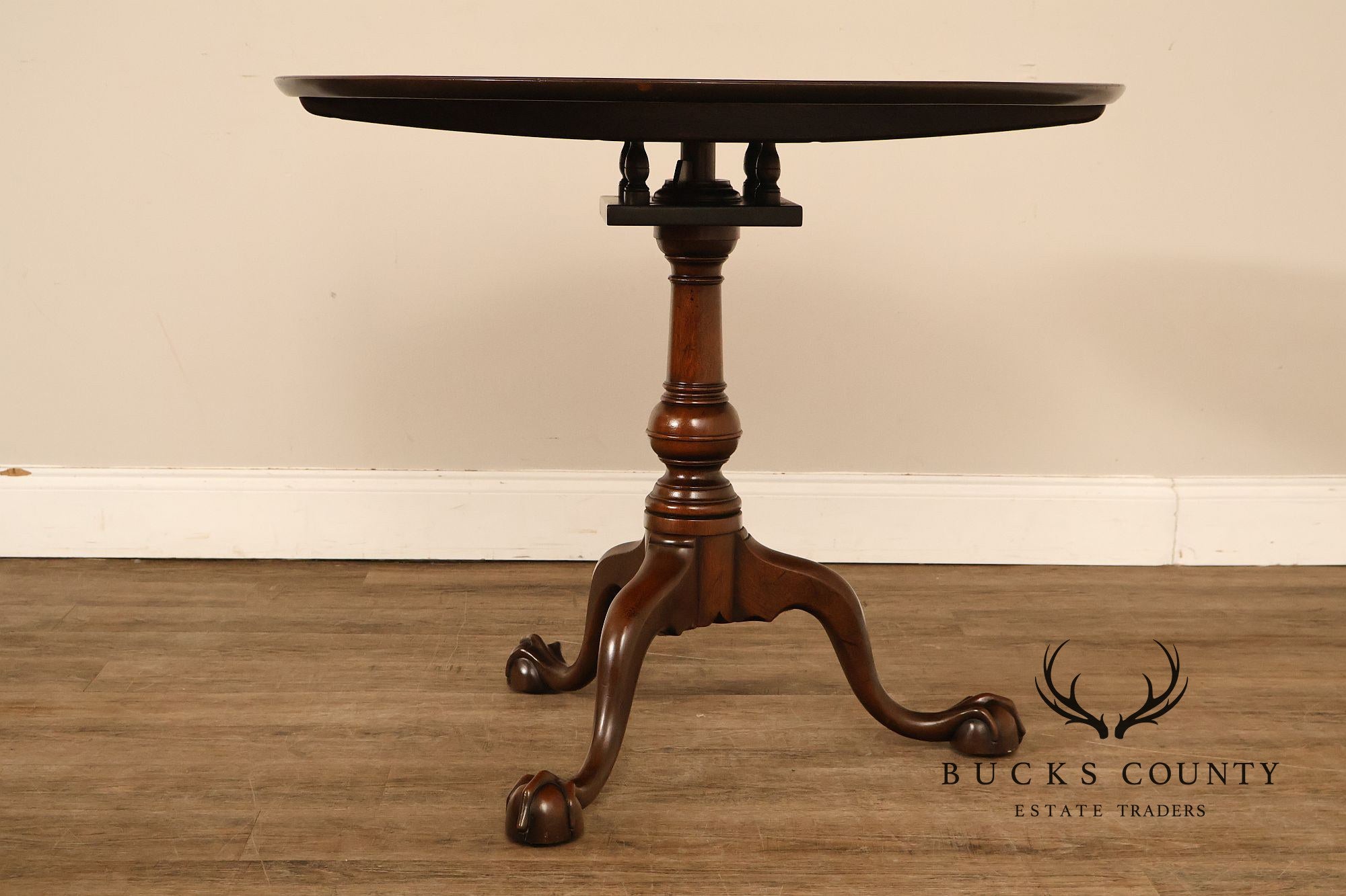 Kittinger Colonial Williamsburg Mahogany Tilt-Top Table