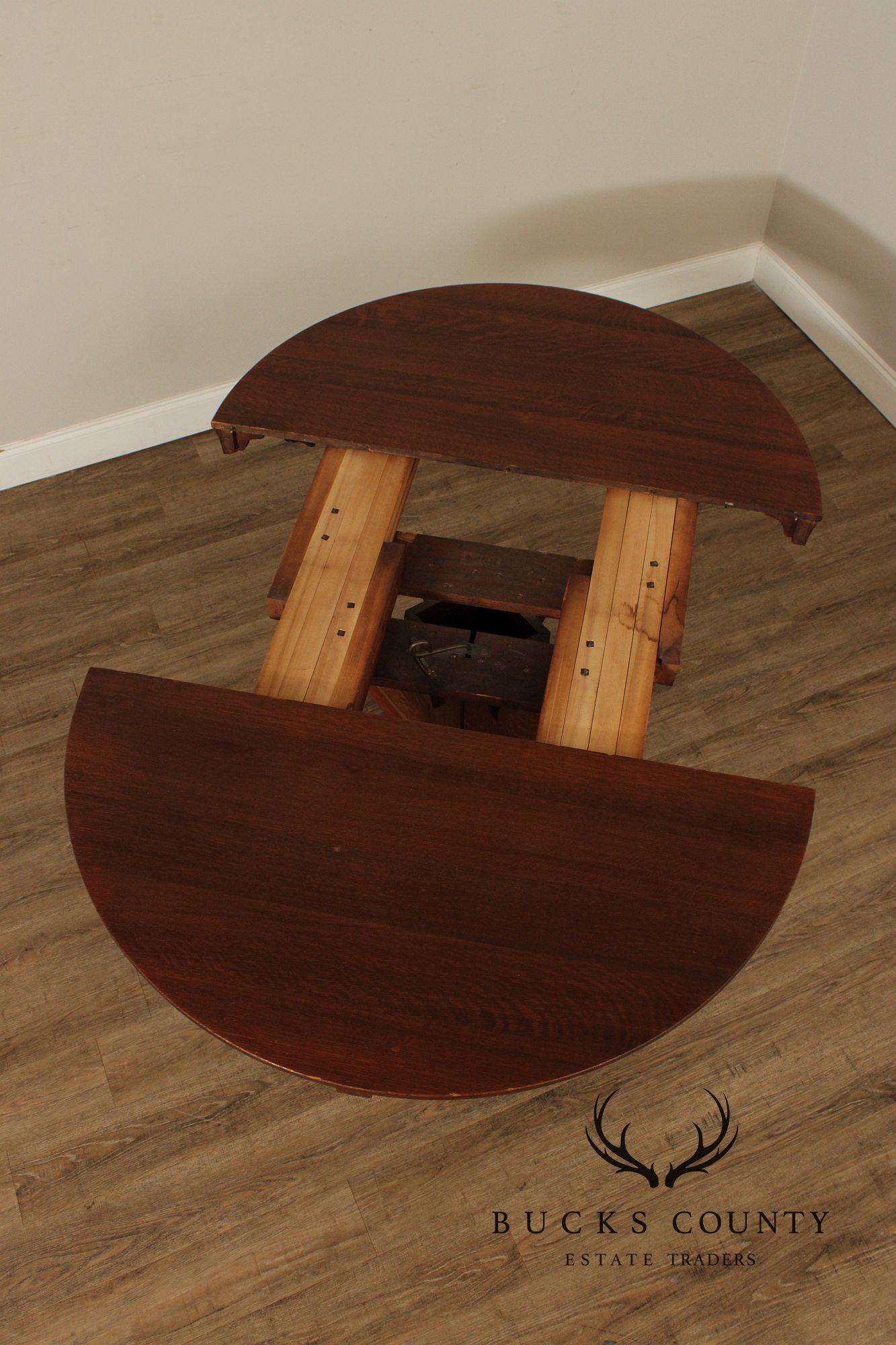 Limbert Furniture Antique Mission Oak Round Top Expandable Dining Table