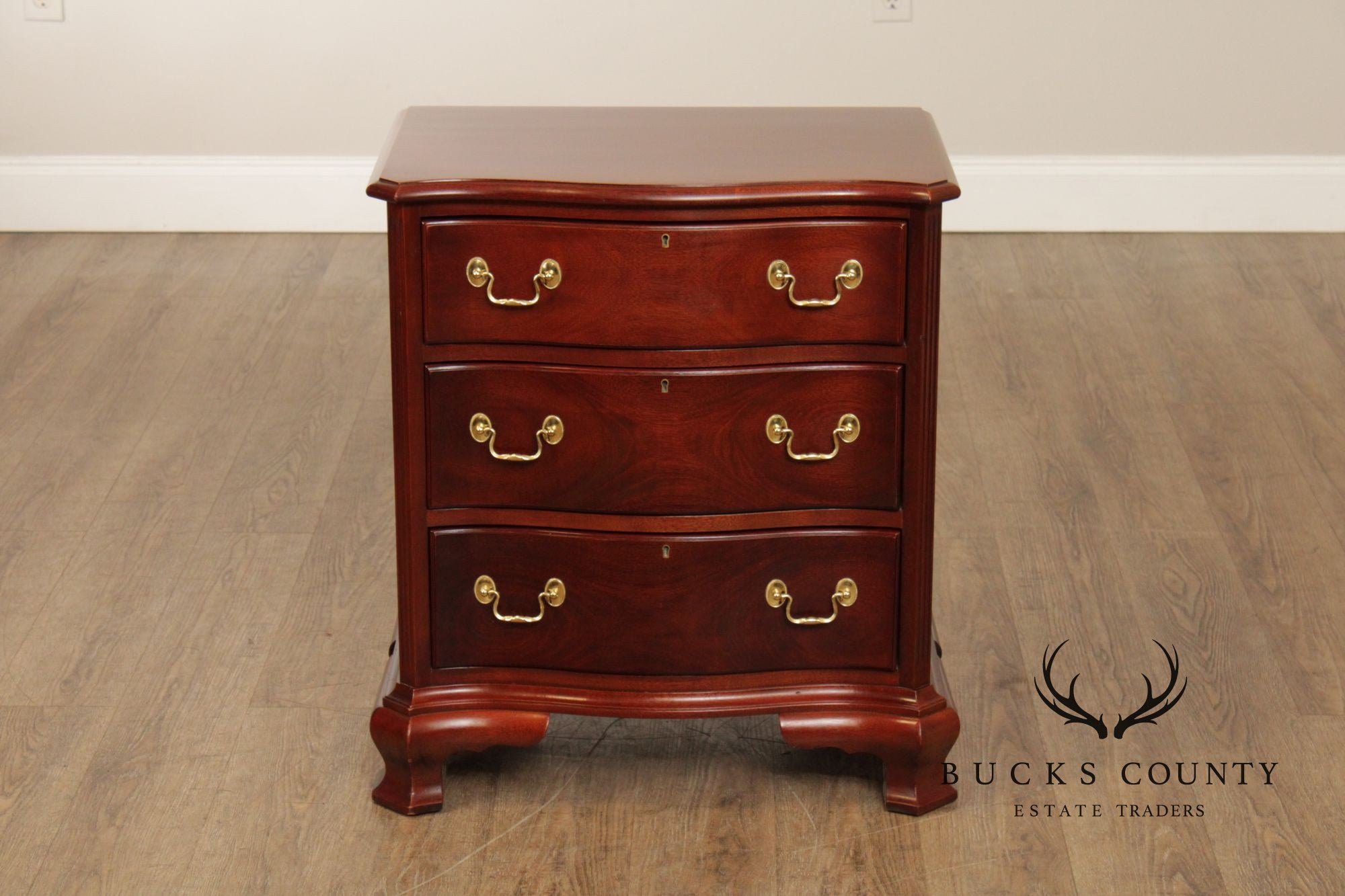 Councill Georgian Style Pair of Mahogany Nightstands