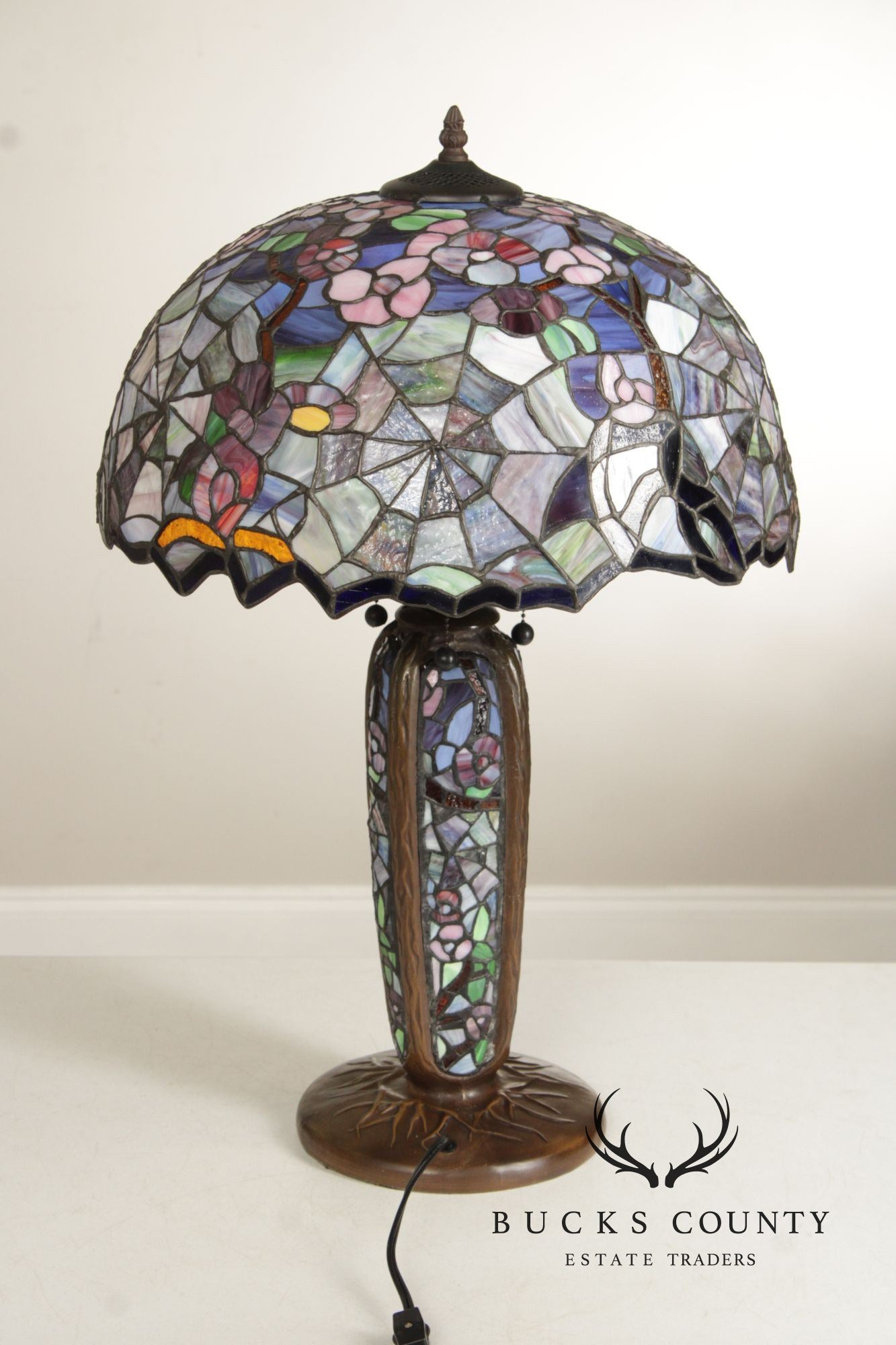 Tiffany Style Art Glass Table Lamp