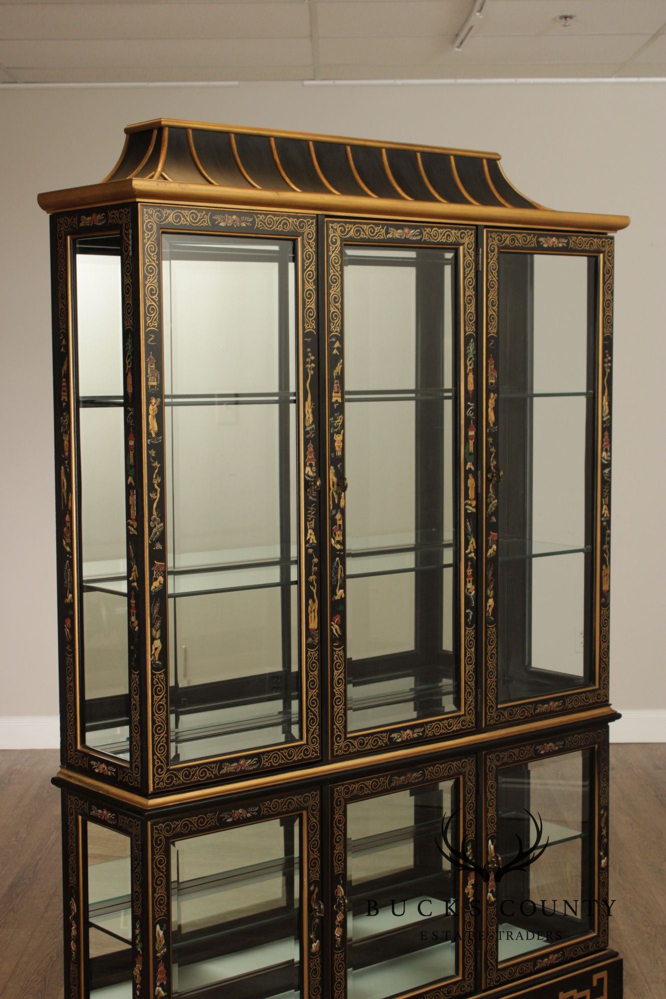 PULASKI FURNITURE CHINOISERIE PAGODA DISPLAY CABINET