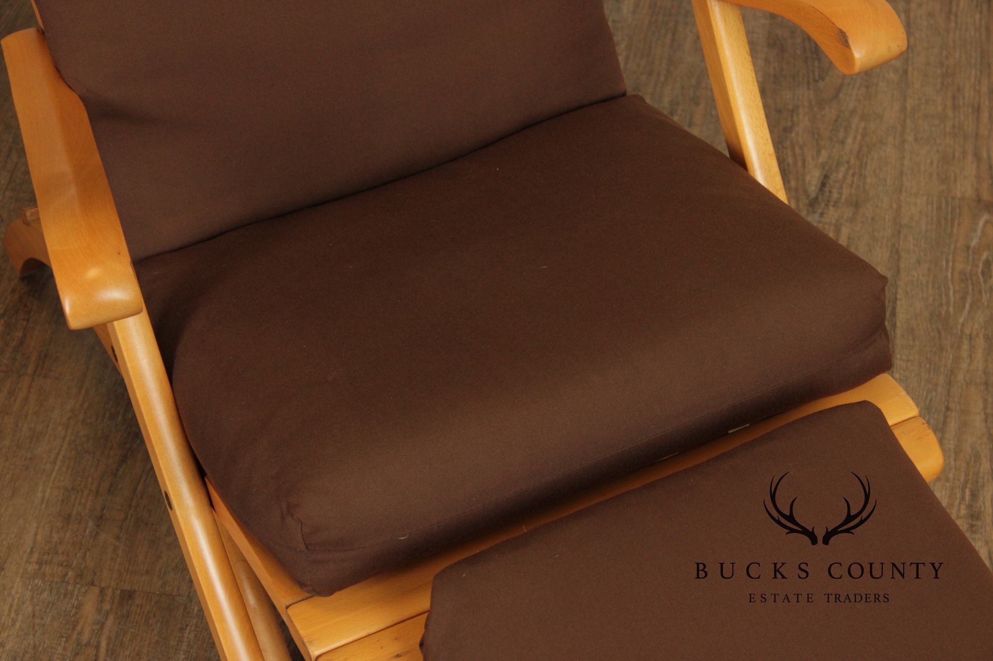 Vintage Campaign Style Pair of Maple Folding Cruise Ship Steamer Lounge Chairs