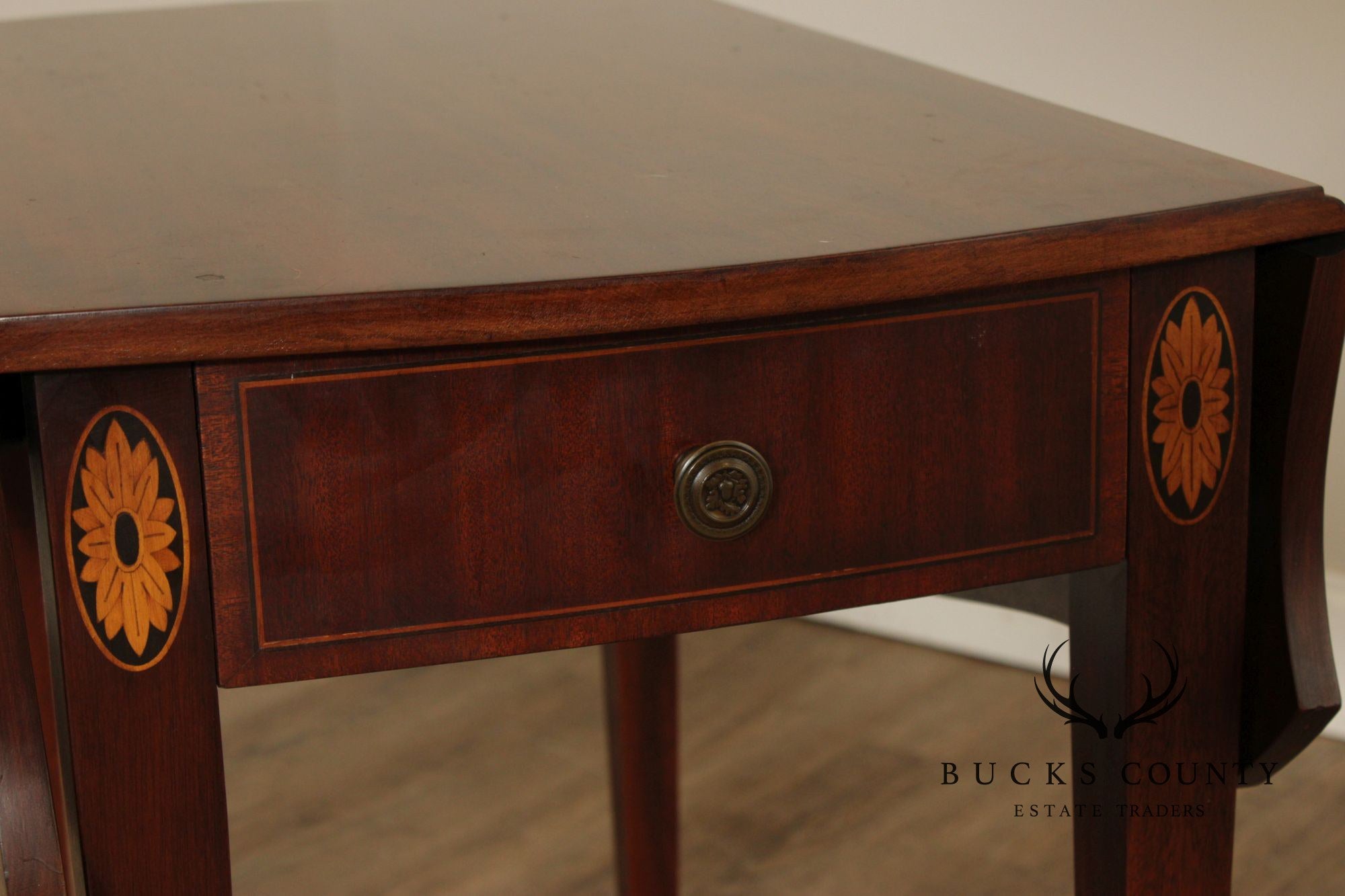 Kittinger Vintage Federal Style Mahogany Drop Leaf Pembroke Table